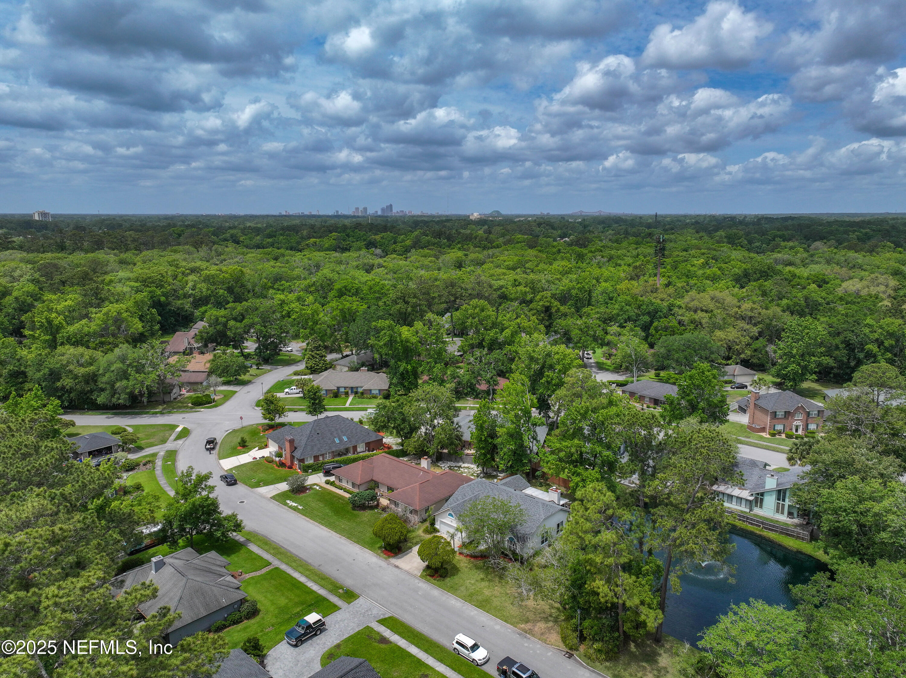 7375 SECRET WOODS Drive