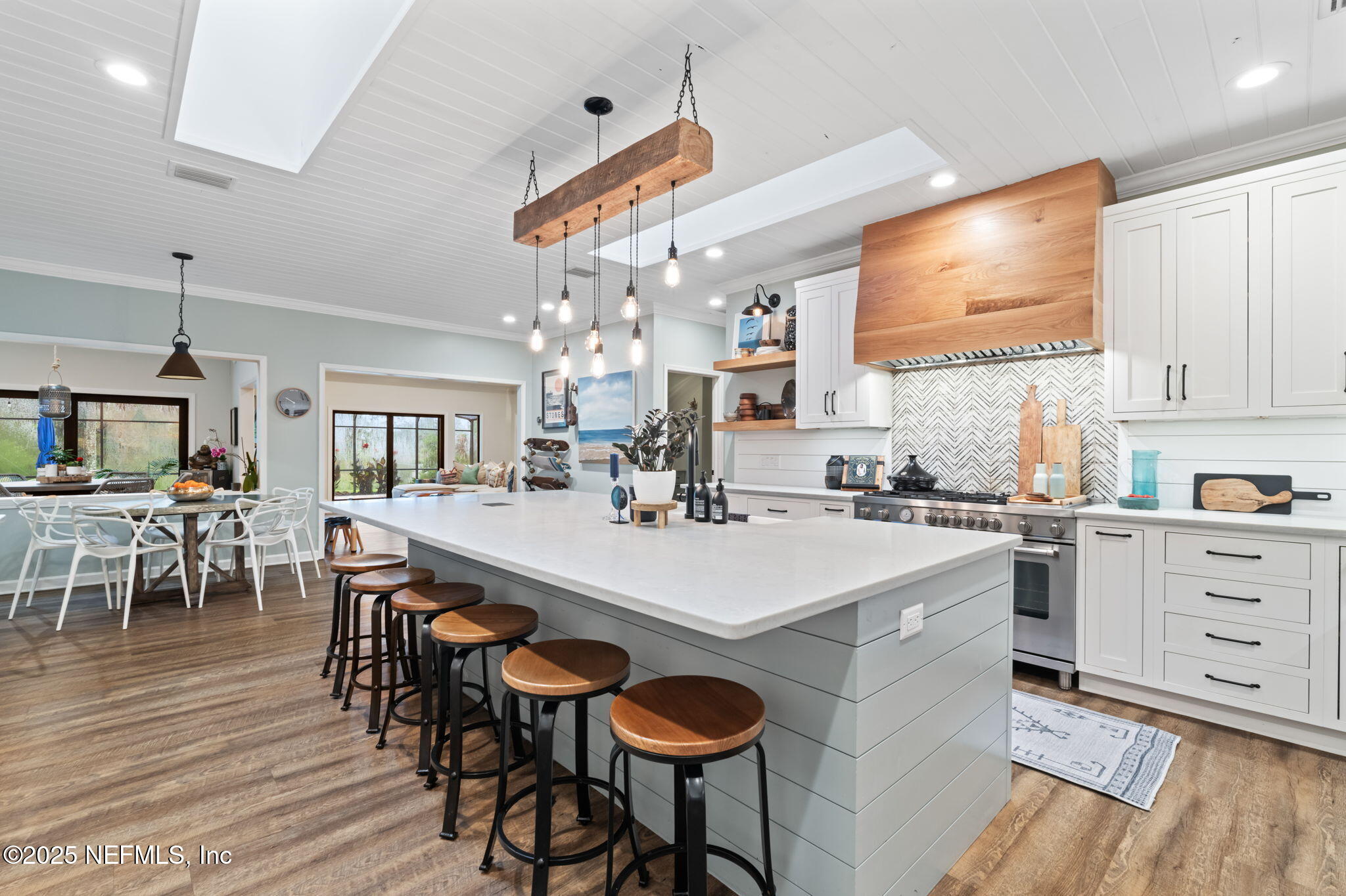 7240 OAKMONT Court