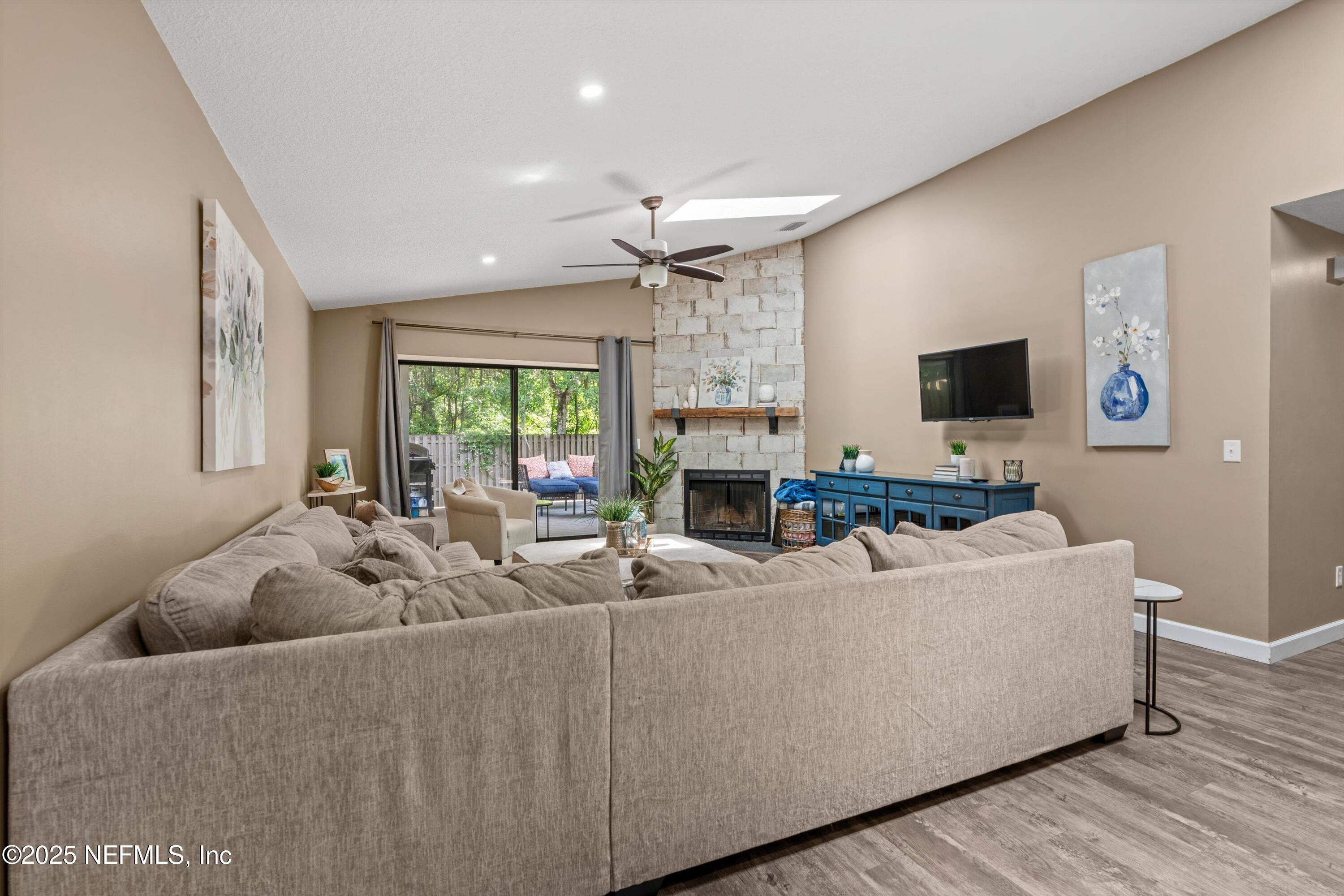 8265 LAKE WOODBOURNE Drive E