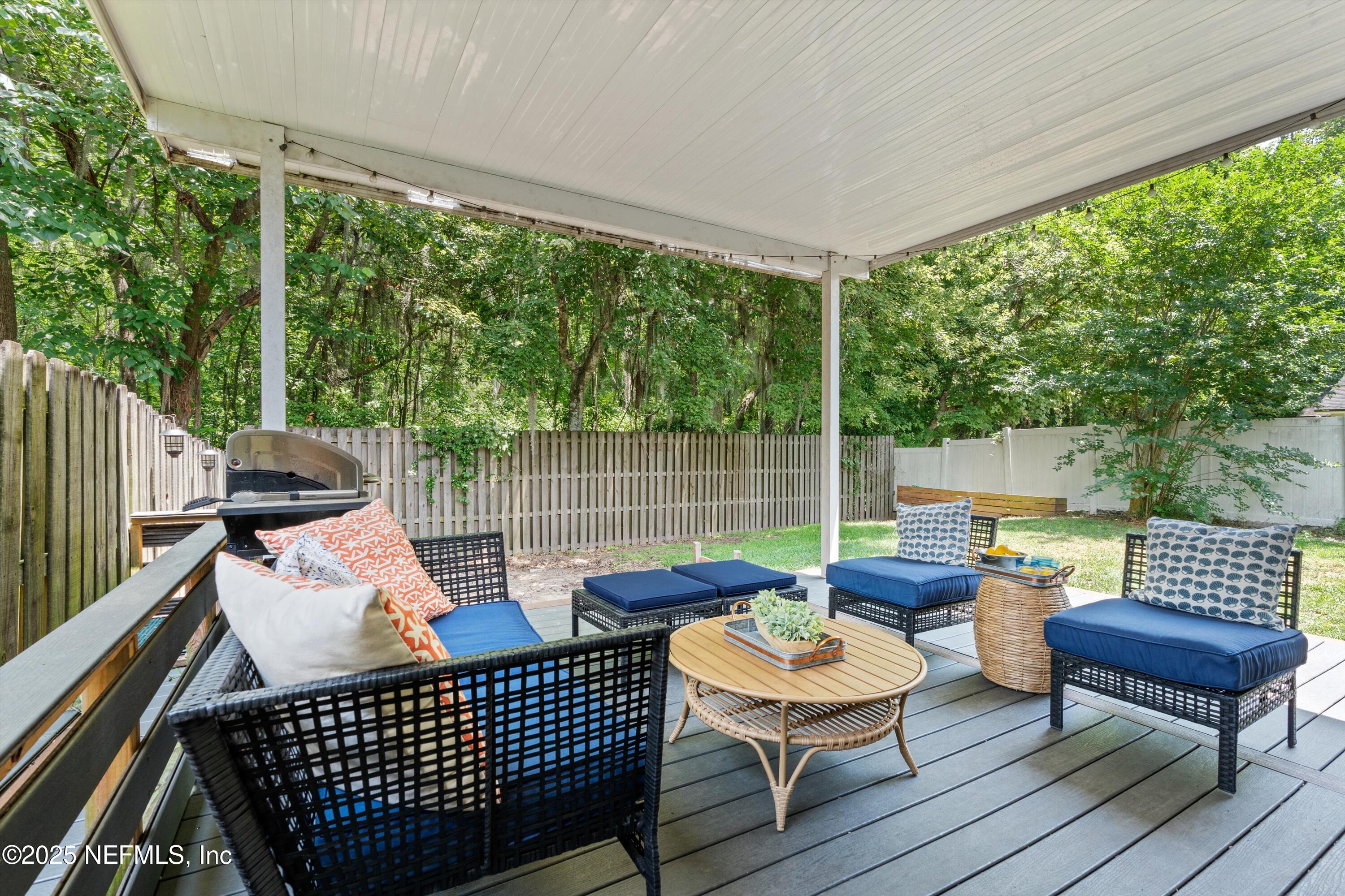 8265 LAKE WOODBOURNE Drive E