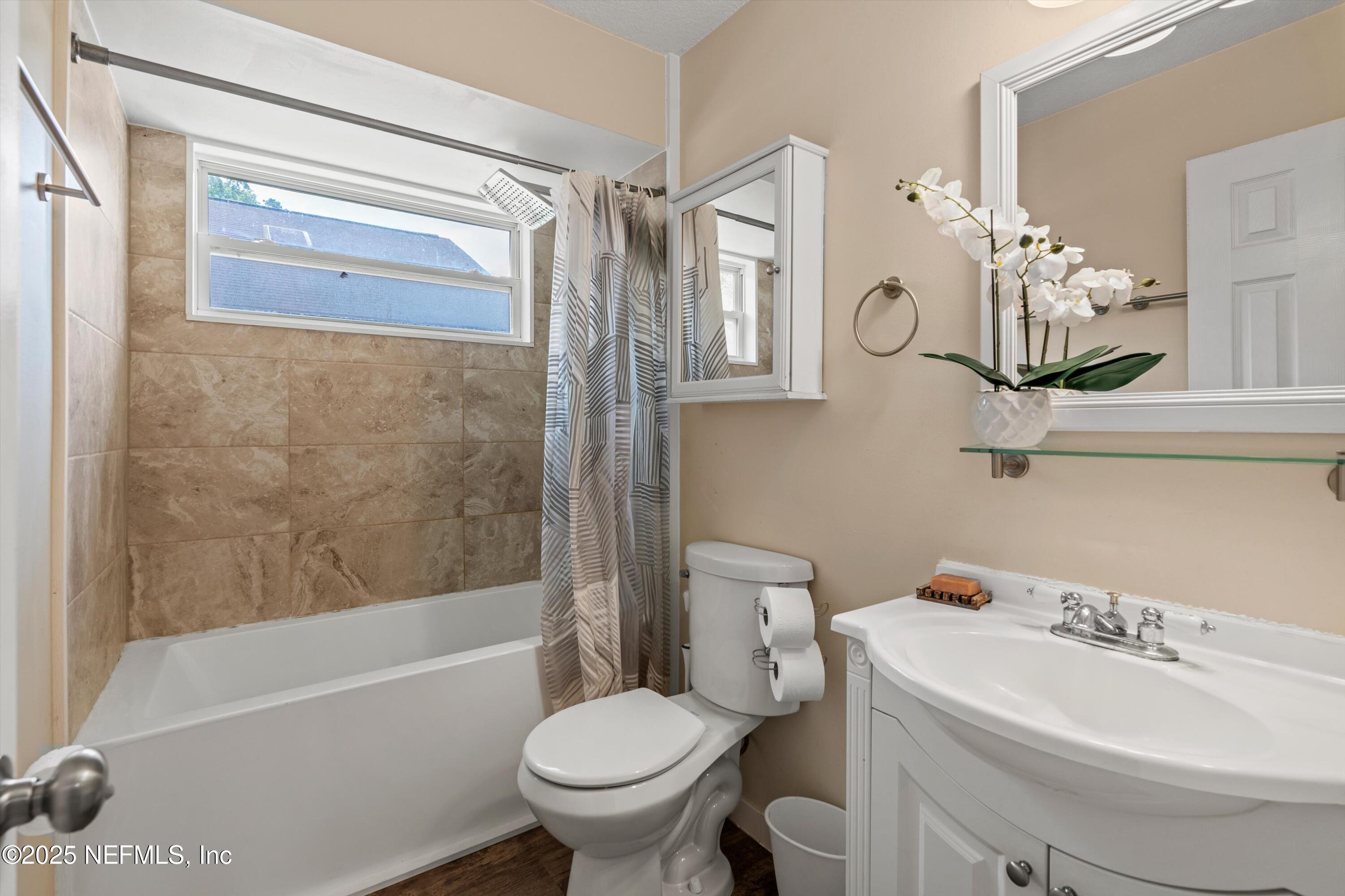 8265 LAKE WOODBOURNE Drive E