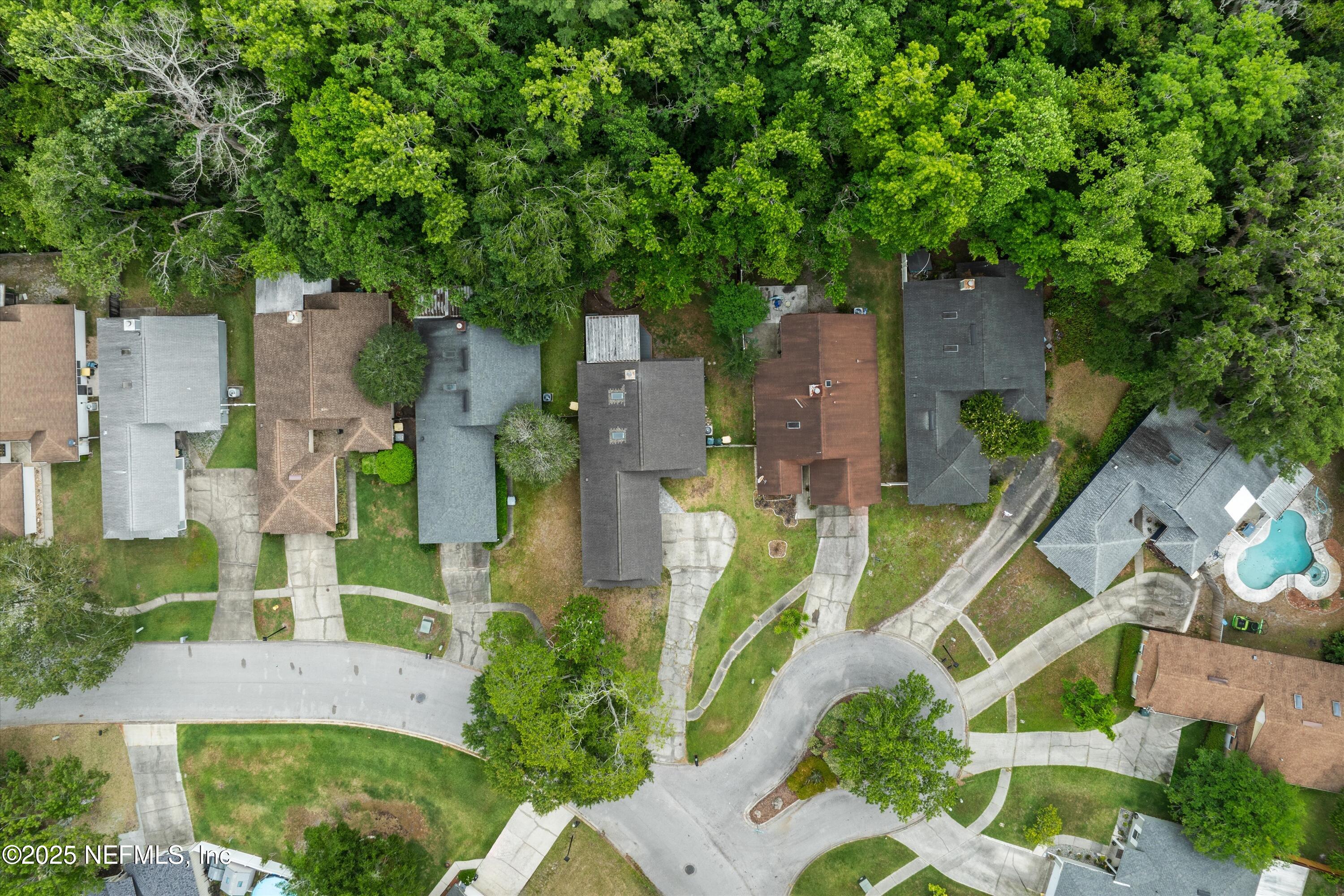 8265 LAKE WOODBOURNE Drive E