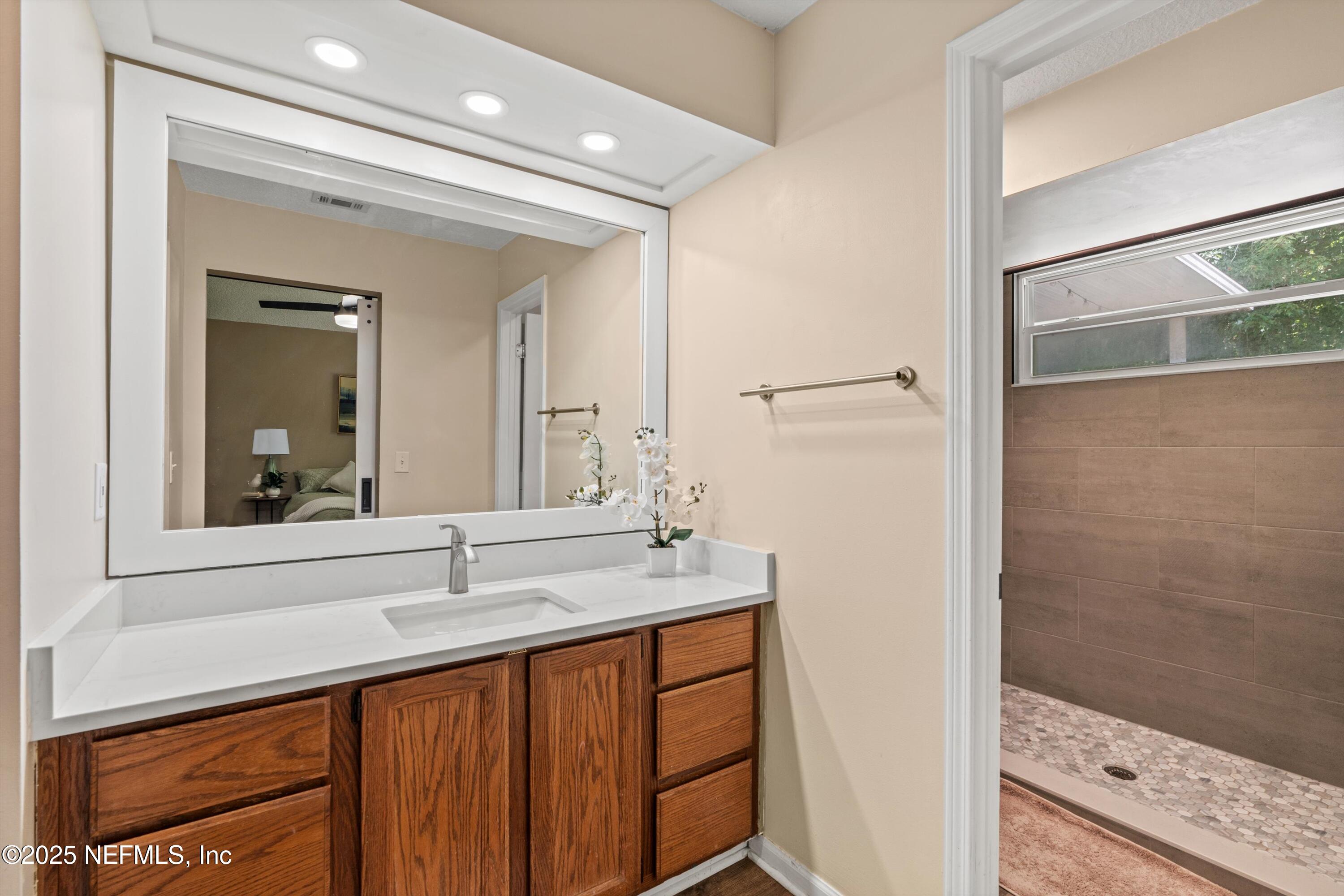 8265 LAKE WOODBOURNE Drive E