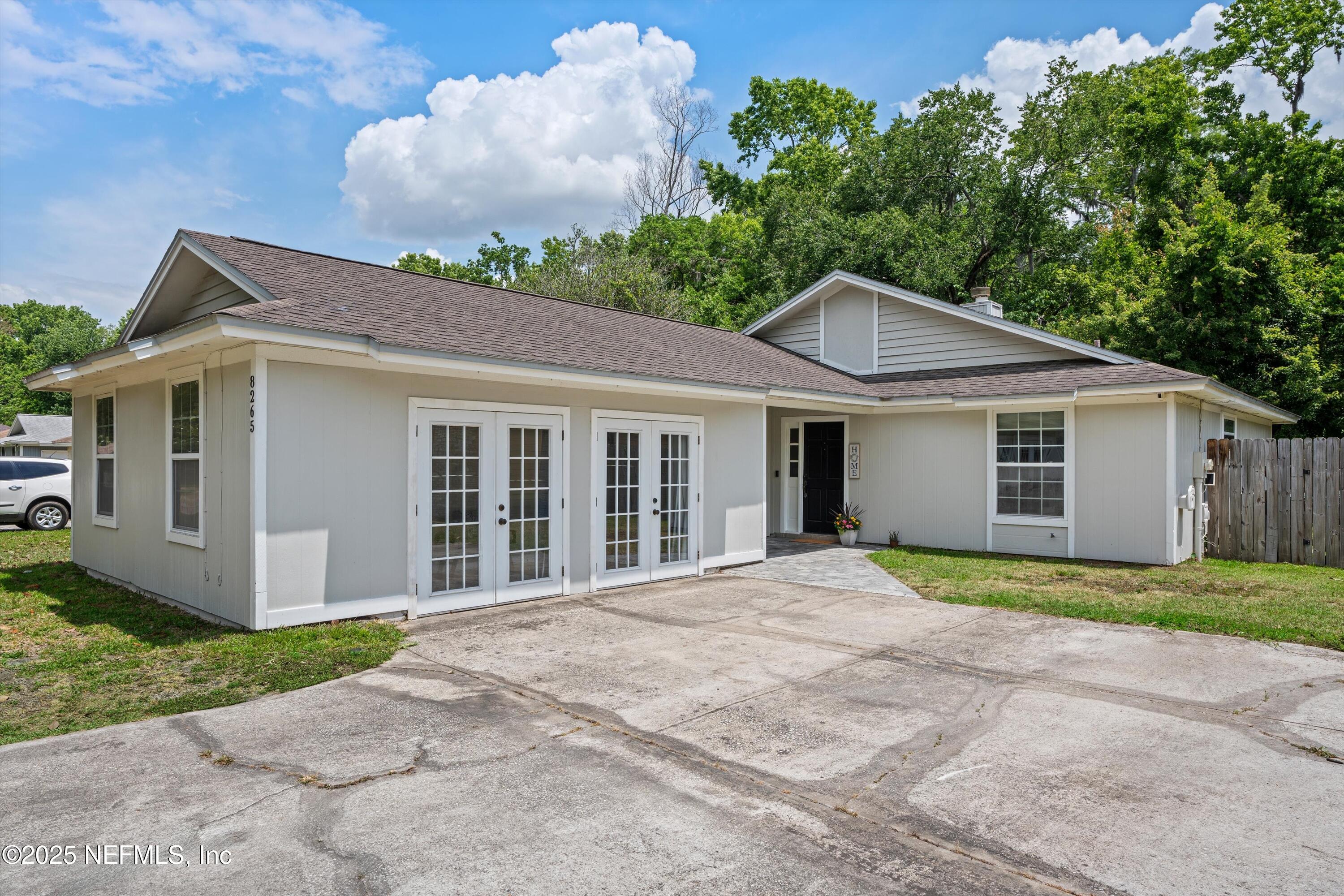 8265 LAKE WOODBOURNE Drive E