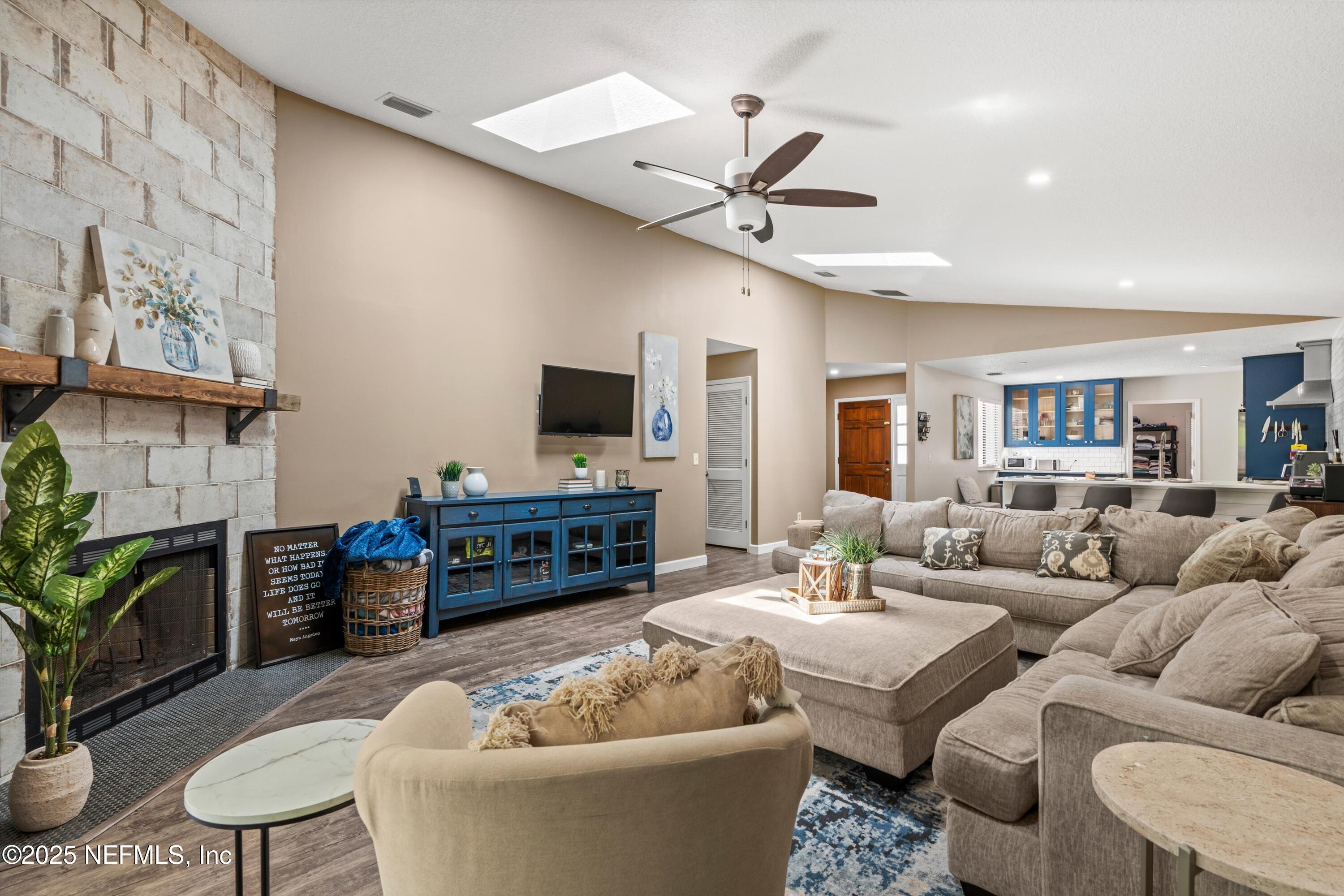 8265 LAKE WOODBOURNE Drive E