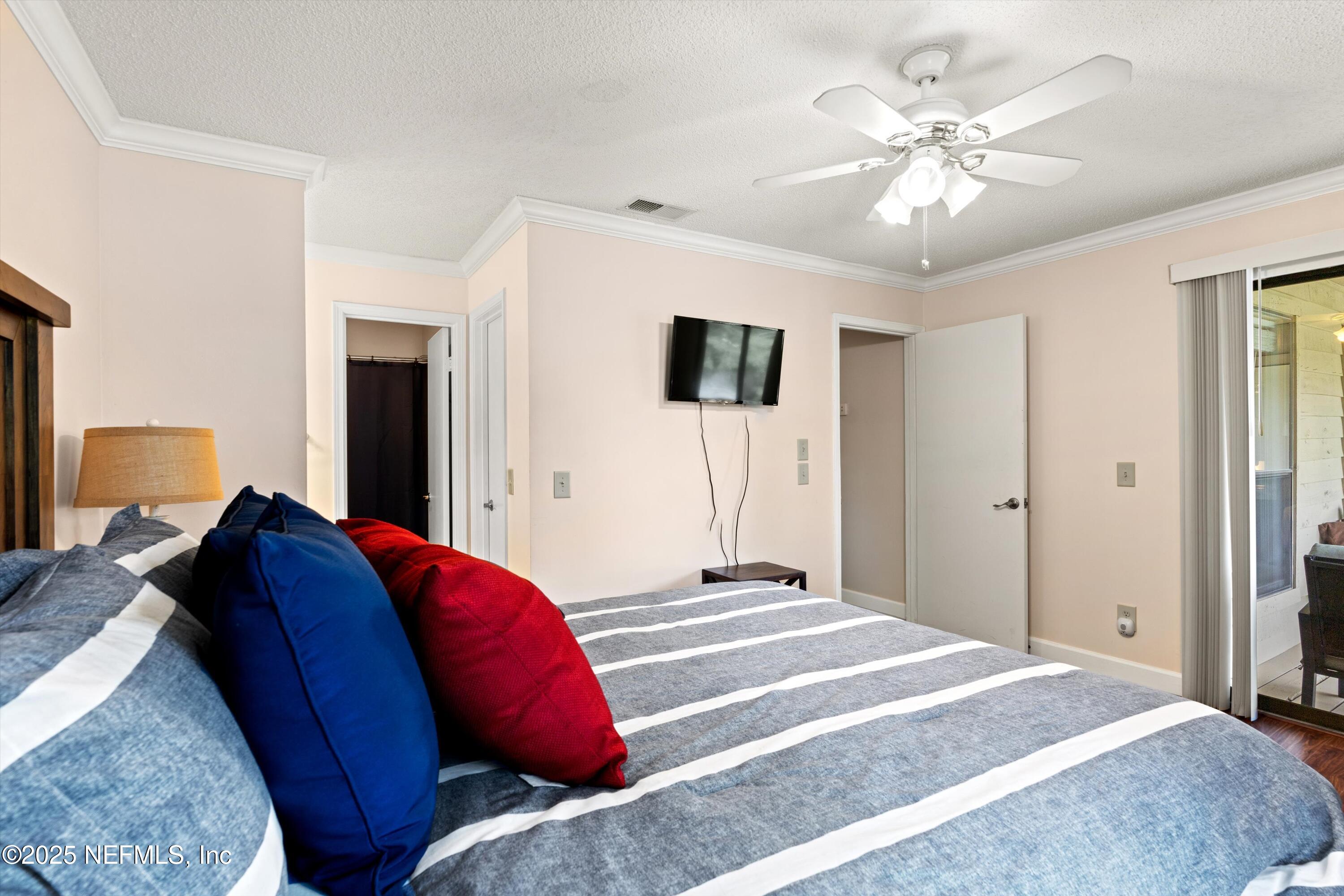 10200 BELLE RIVE Boulevard, 136