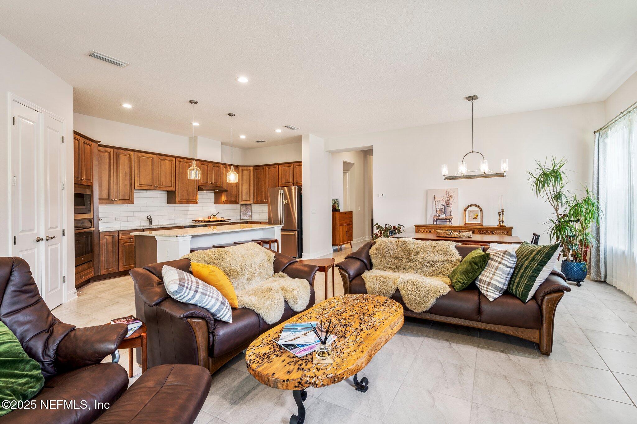 22-A FARMERS BRANCH Avenue