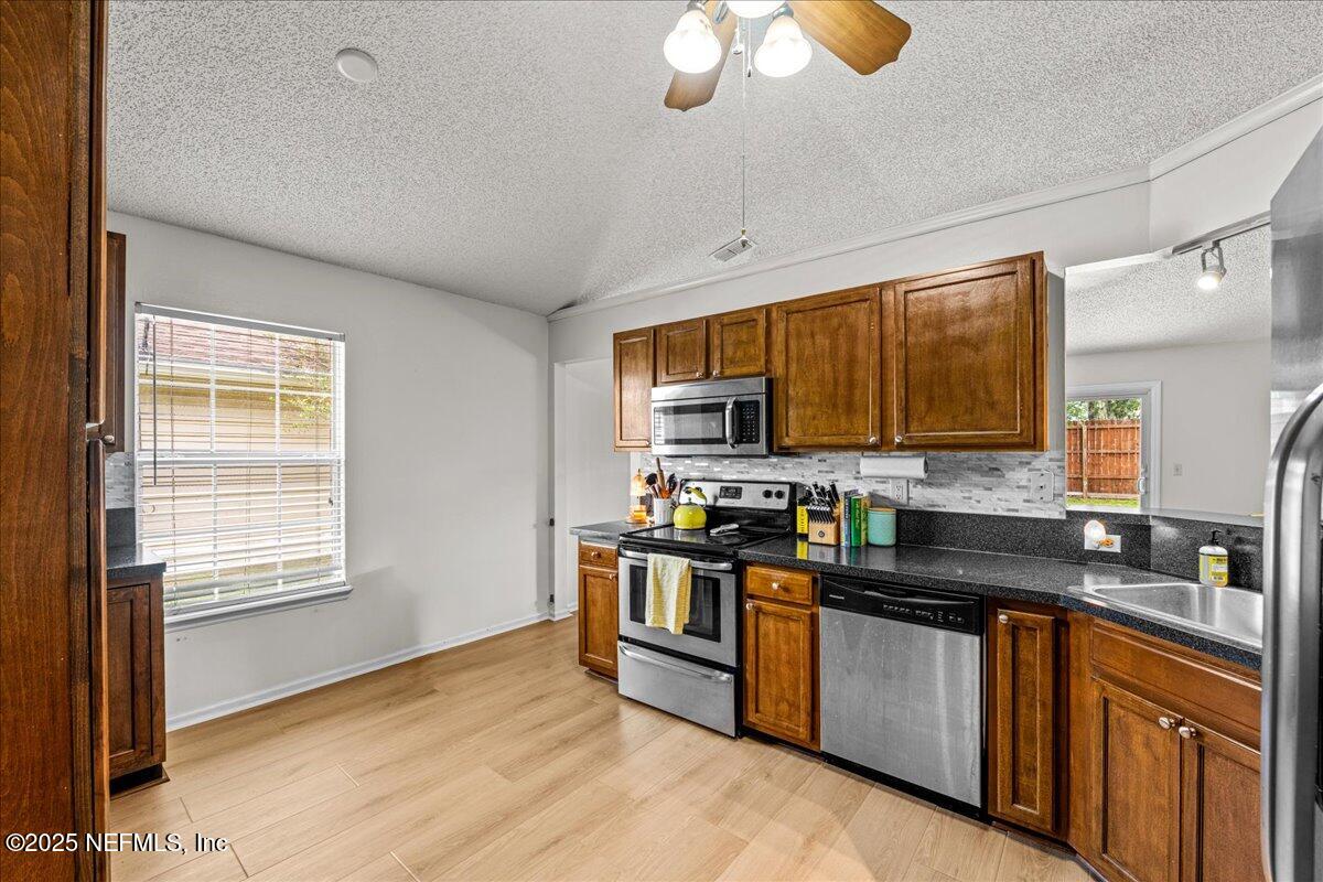 7461 CARRIAGE SIDE Court