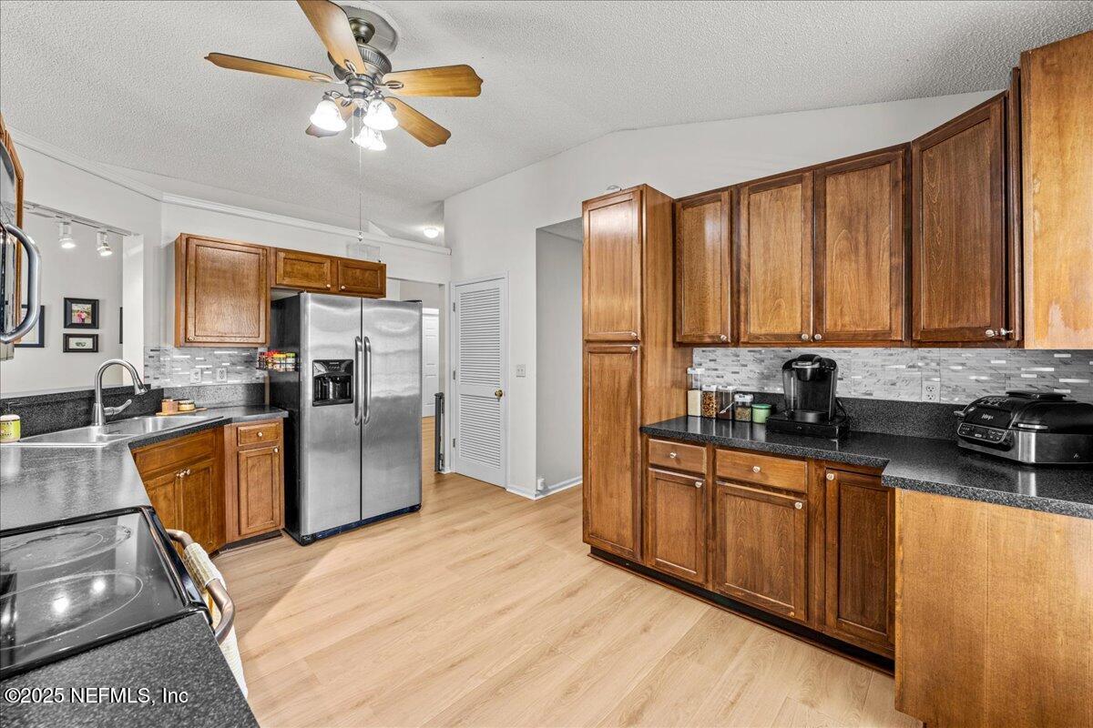7461 CARRIAGE SIDE Court