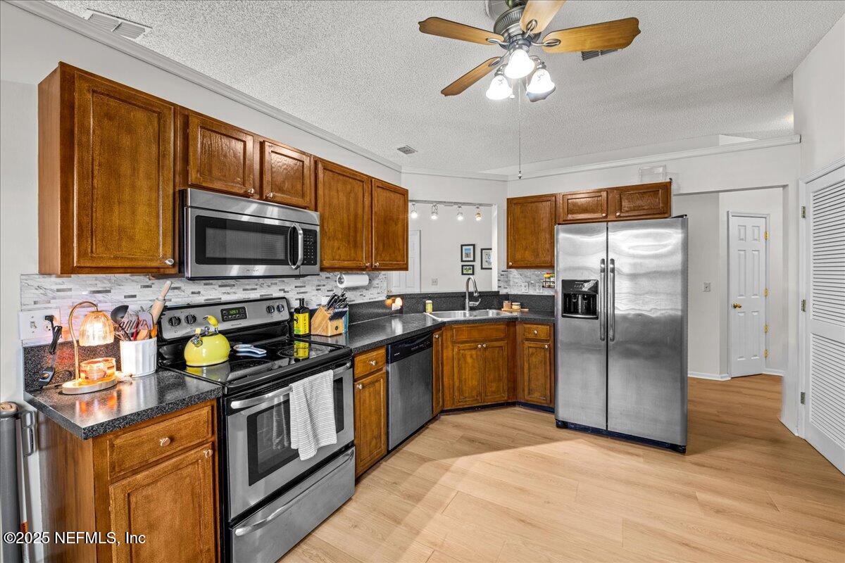 7461 CARRIAGE SIDE Court
