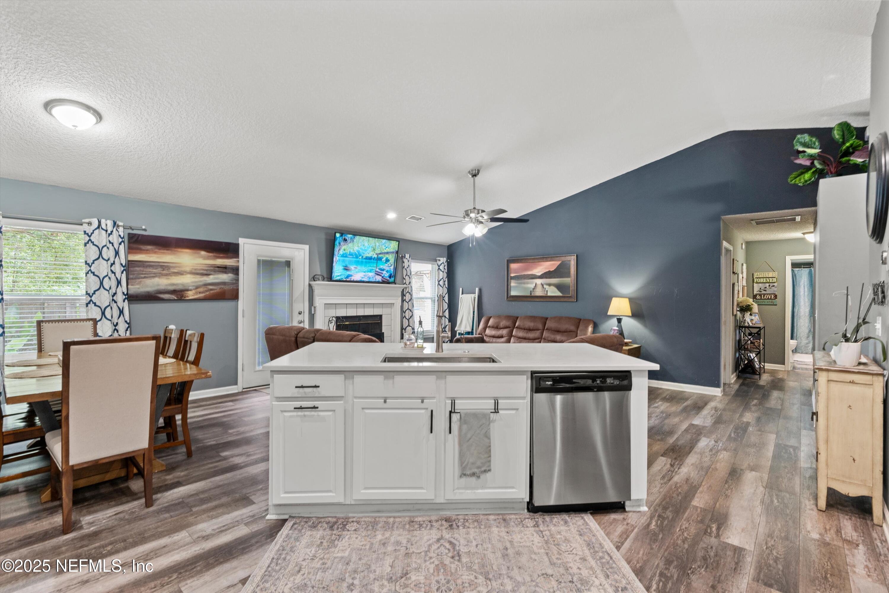 8836 FIELDSIDE Court