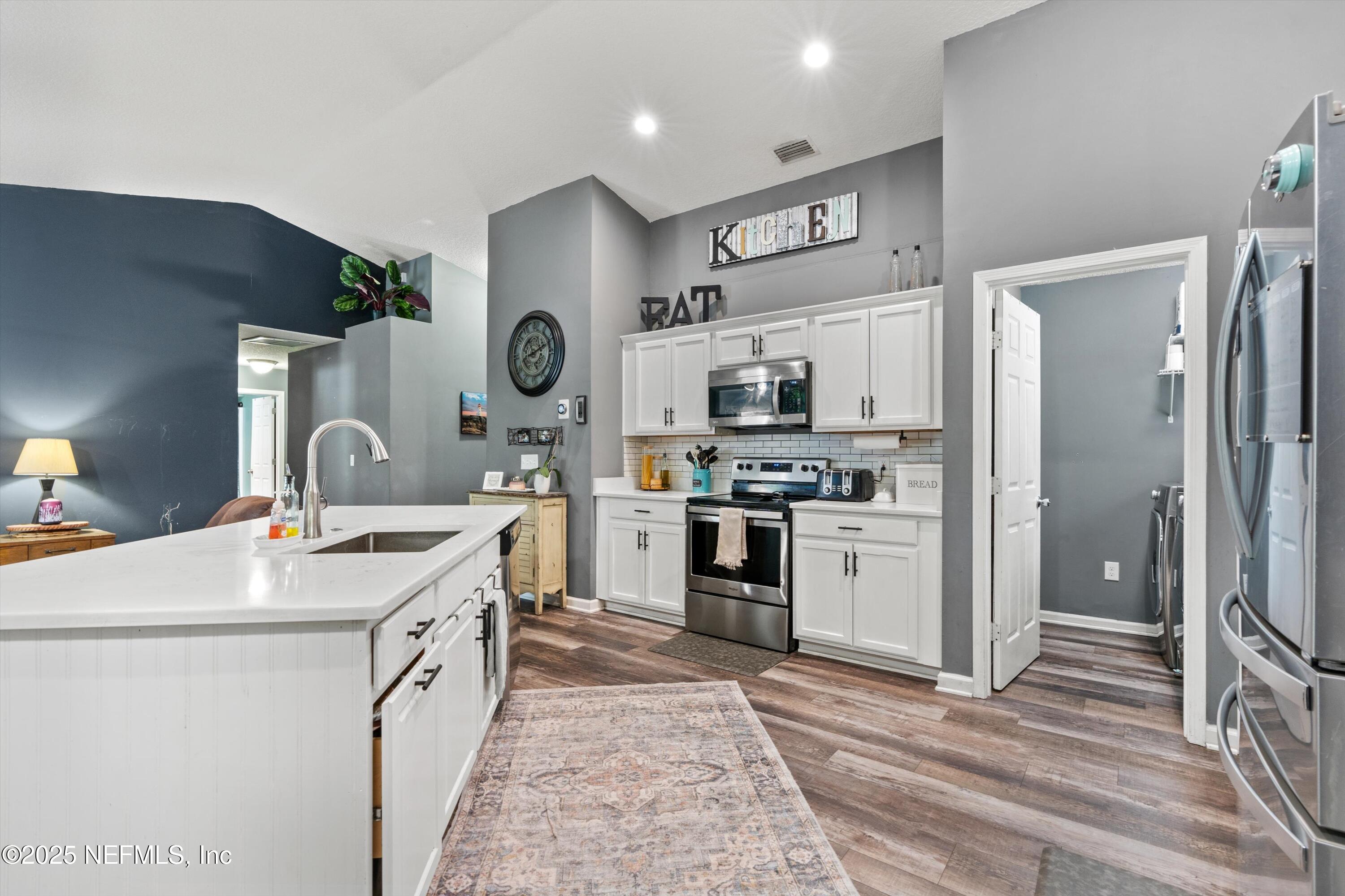 8836 FIELDSIDE Court