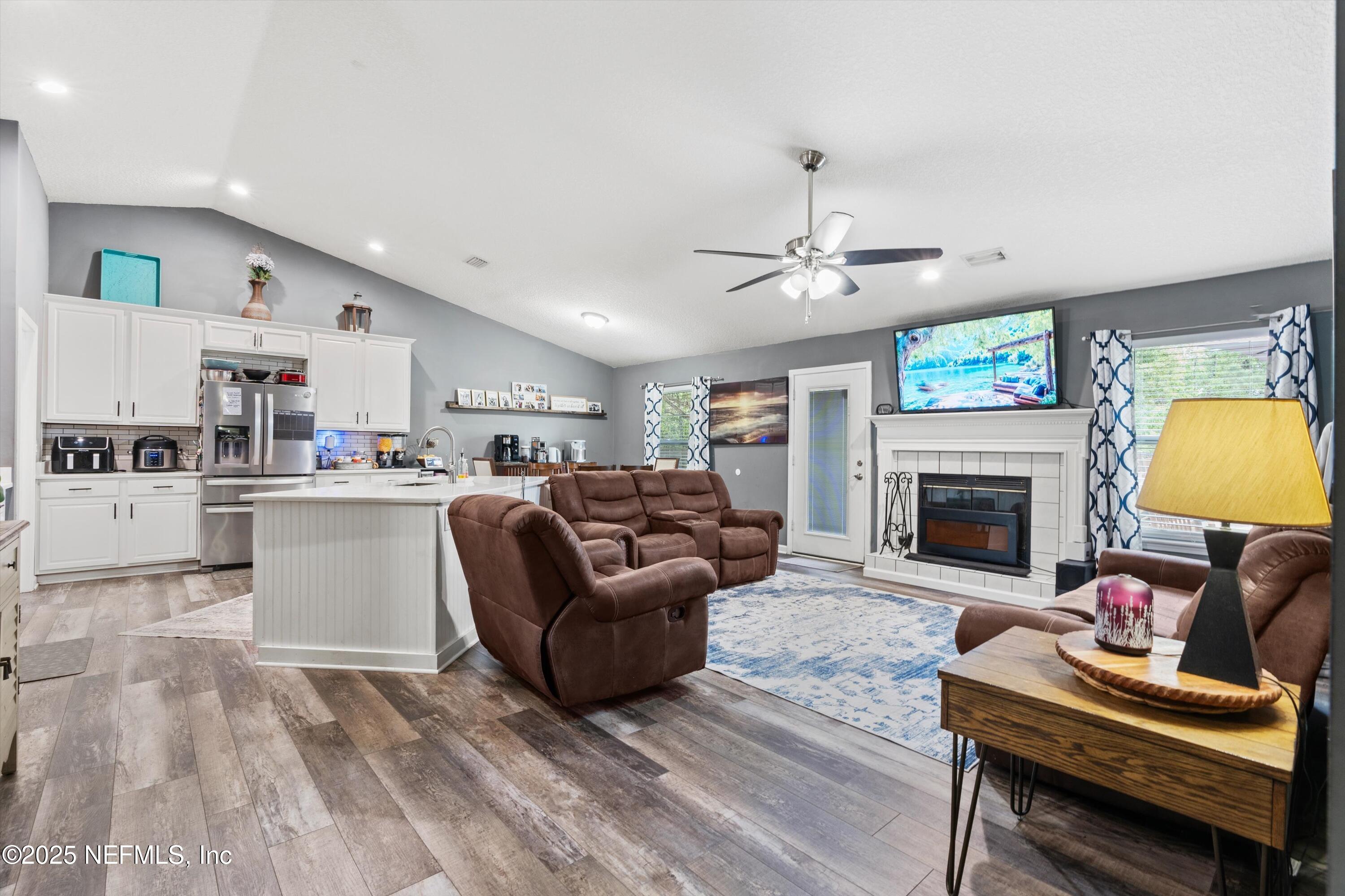 8836 FIELDSIDE Court