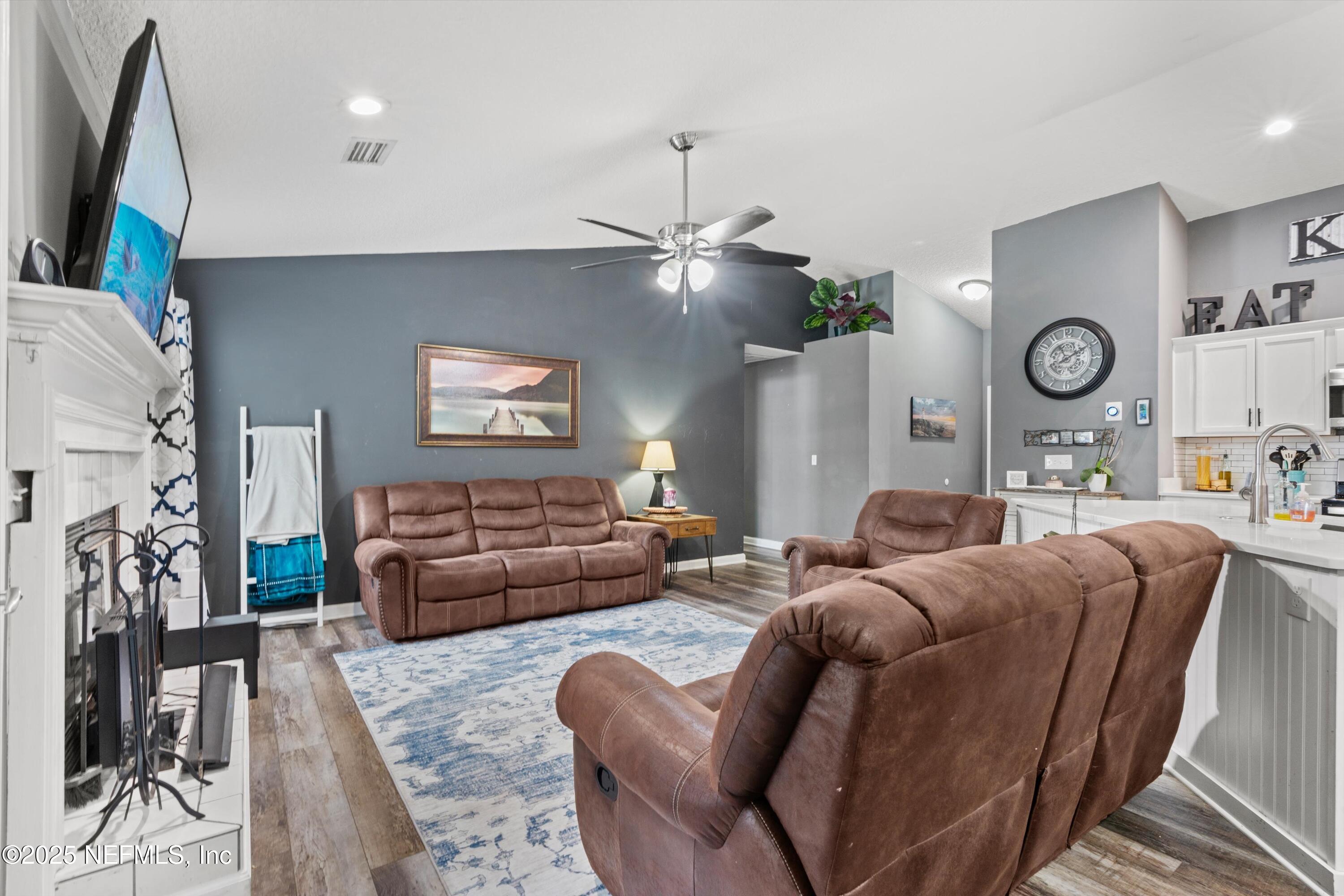 8836 FIELDSIDE Court