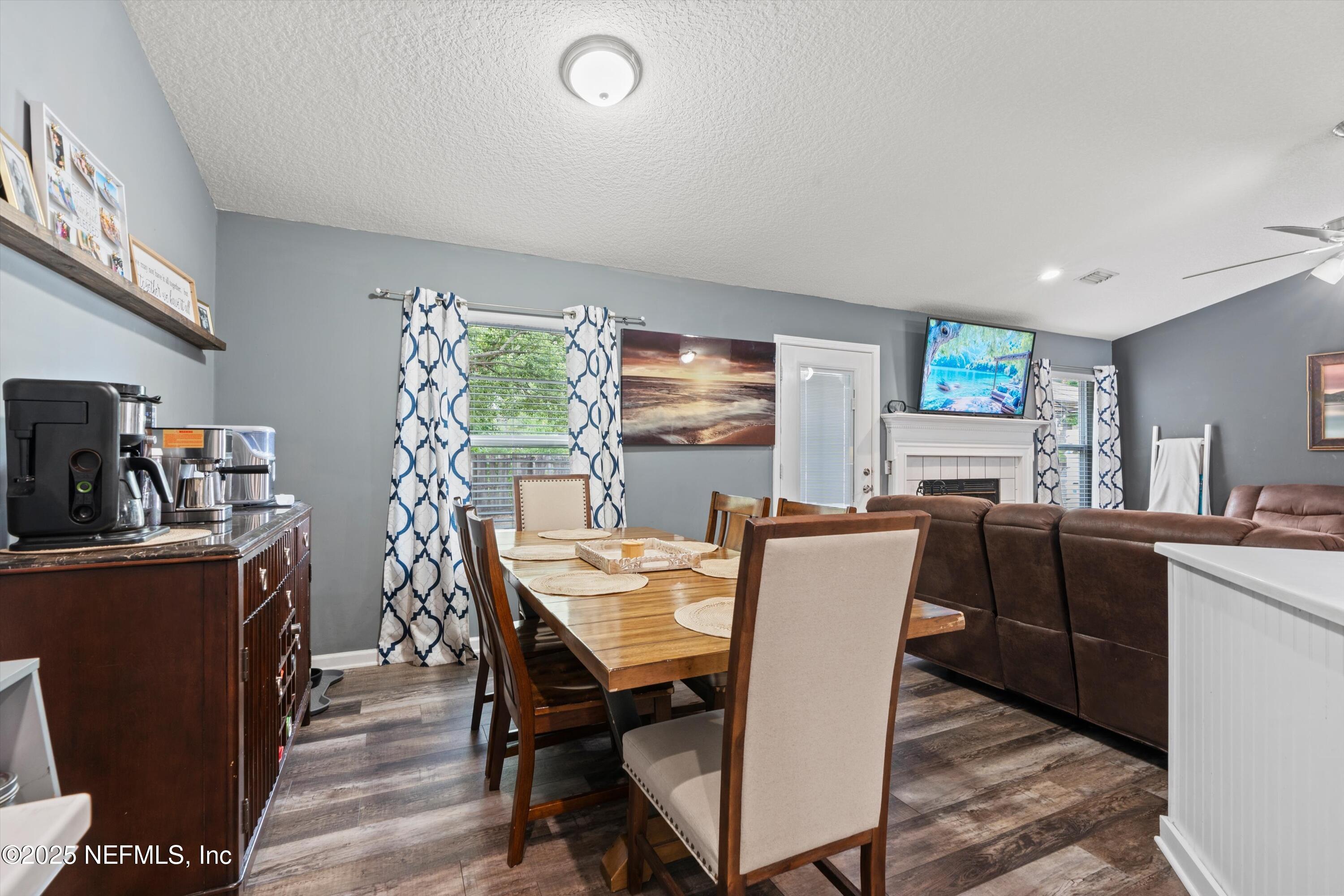 8836 FIELDSIDE Court