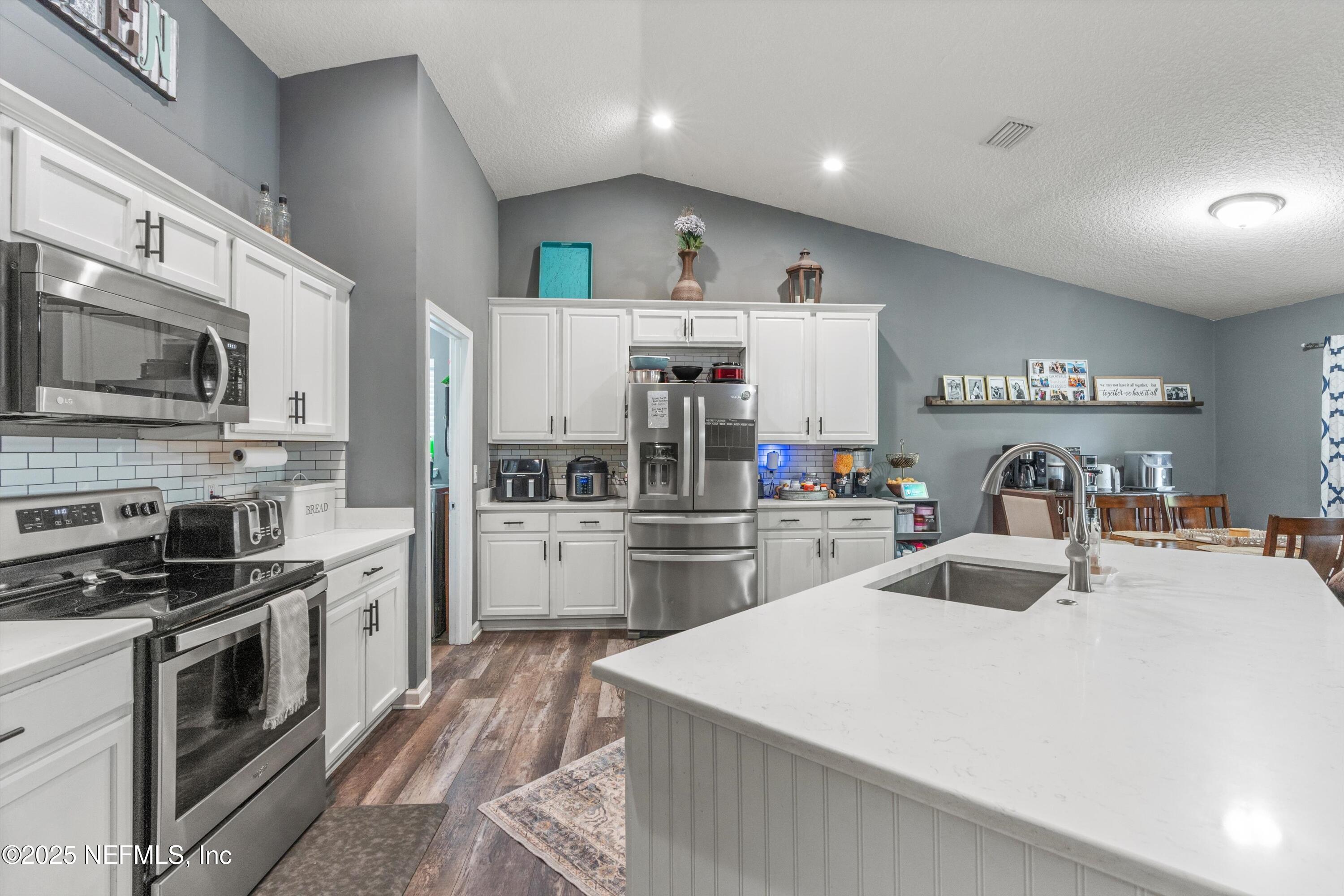 8836 FIELDSIDE Court