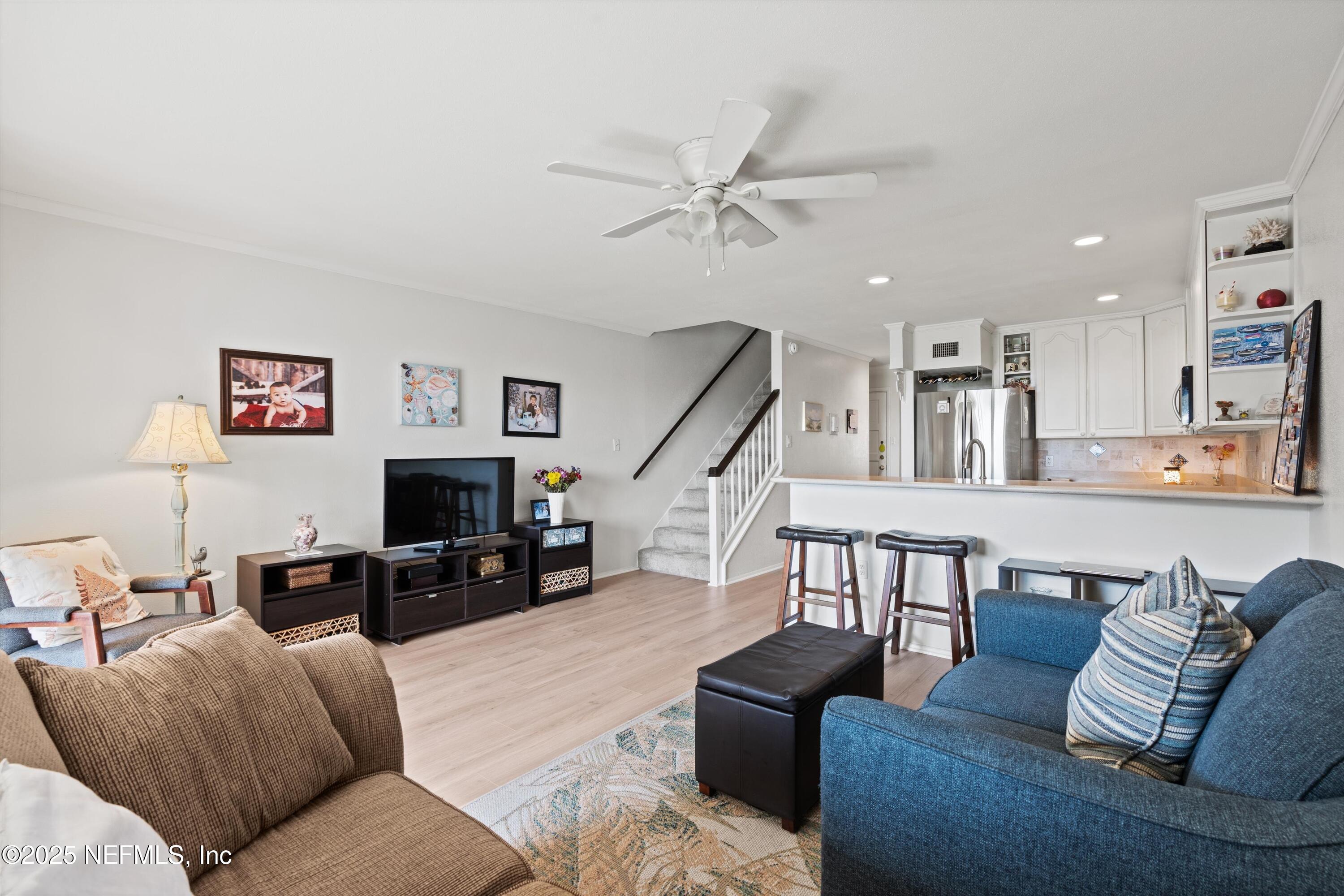 2327 COSTA VERDE Boulevard, 201