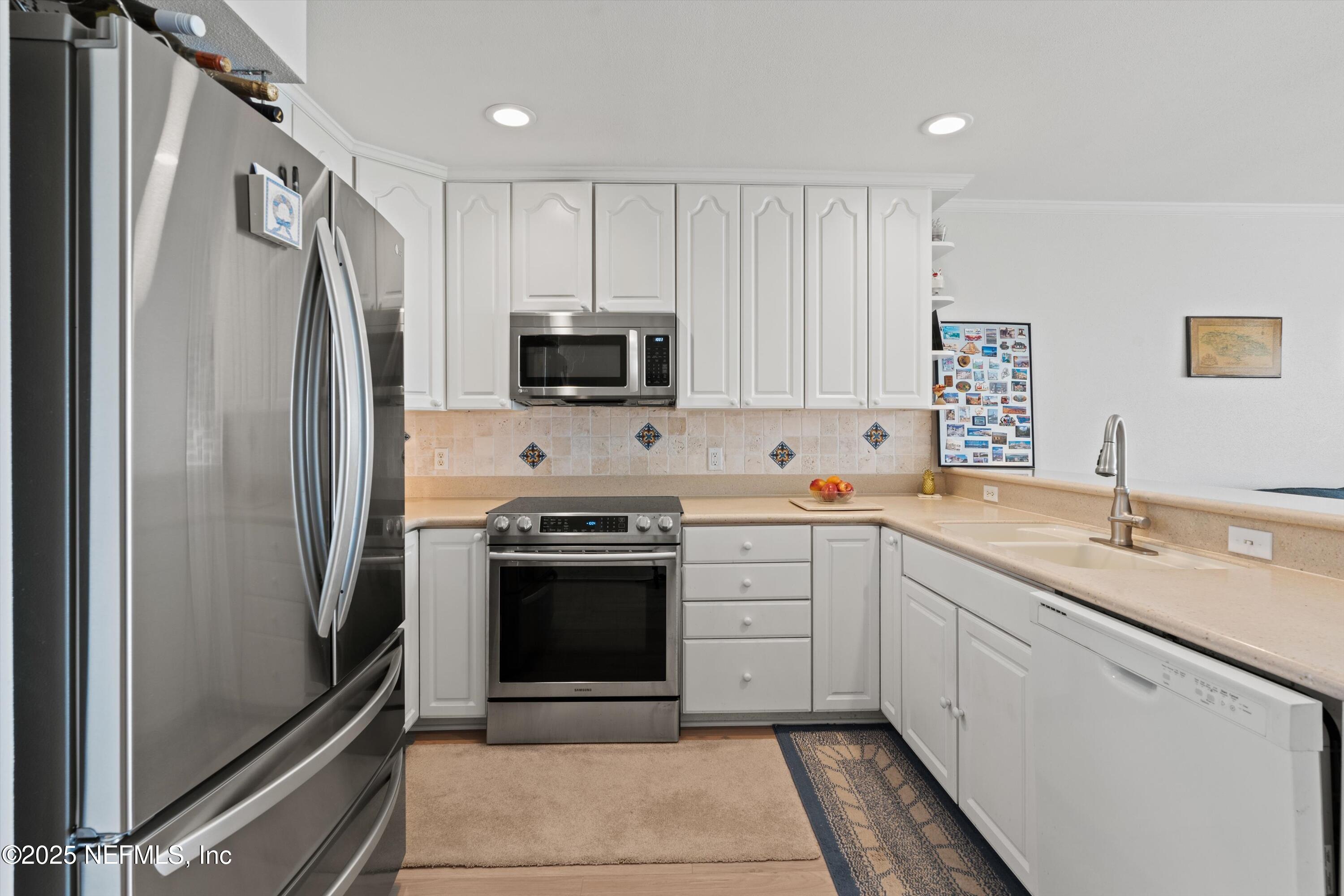 2327 COSTA VERDE Boulevard, 201