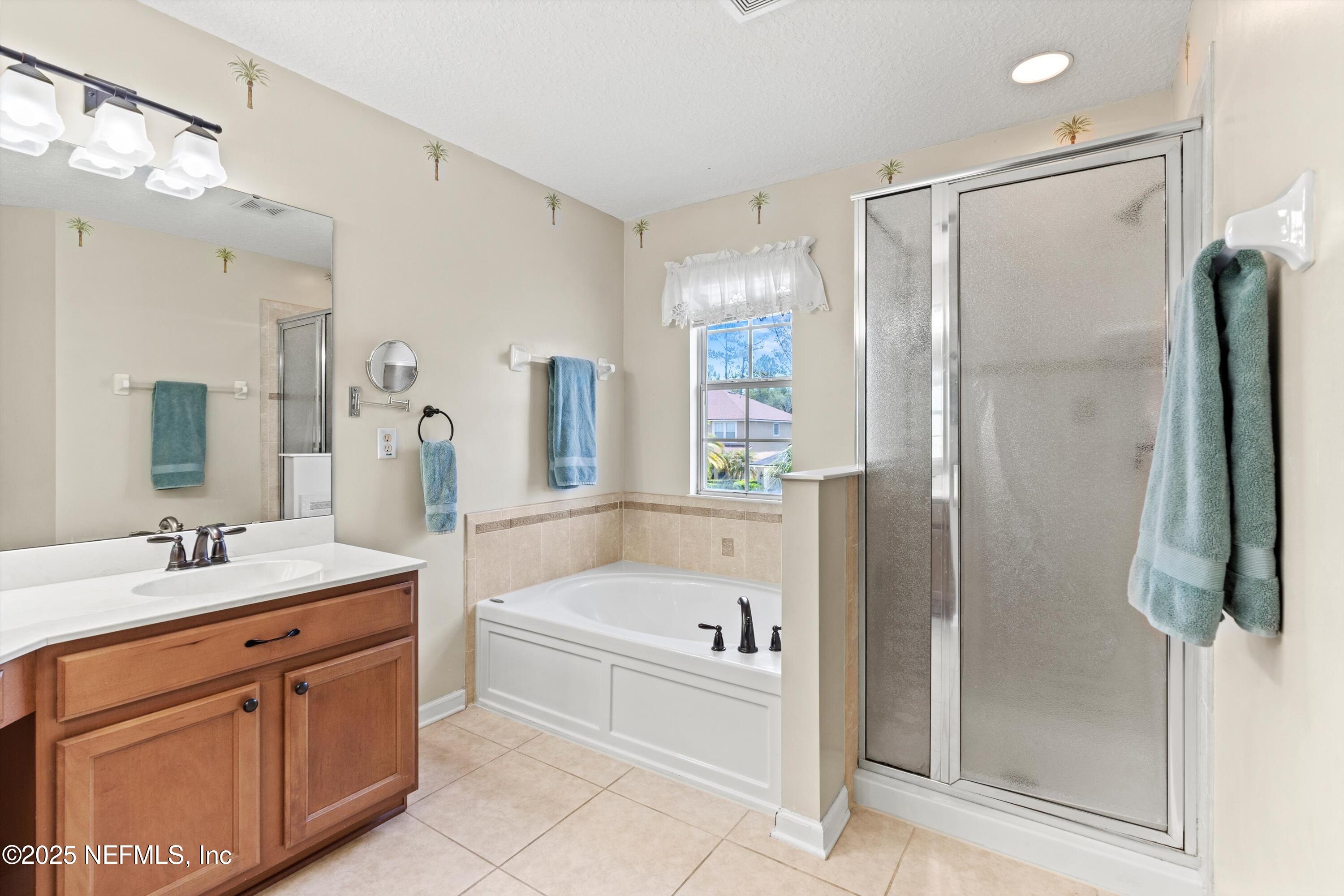 2360 GOLFVIEW Drive