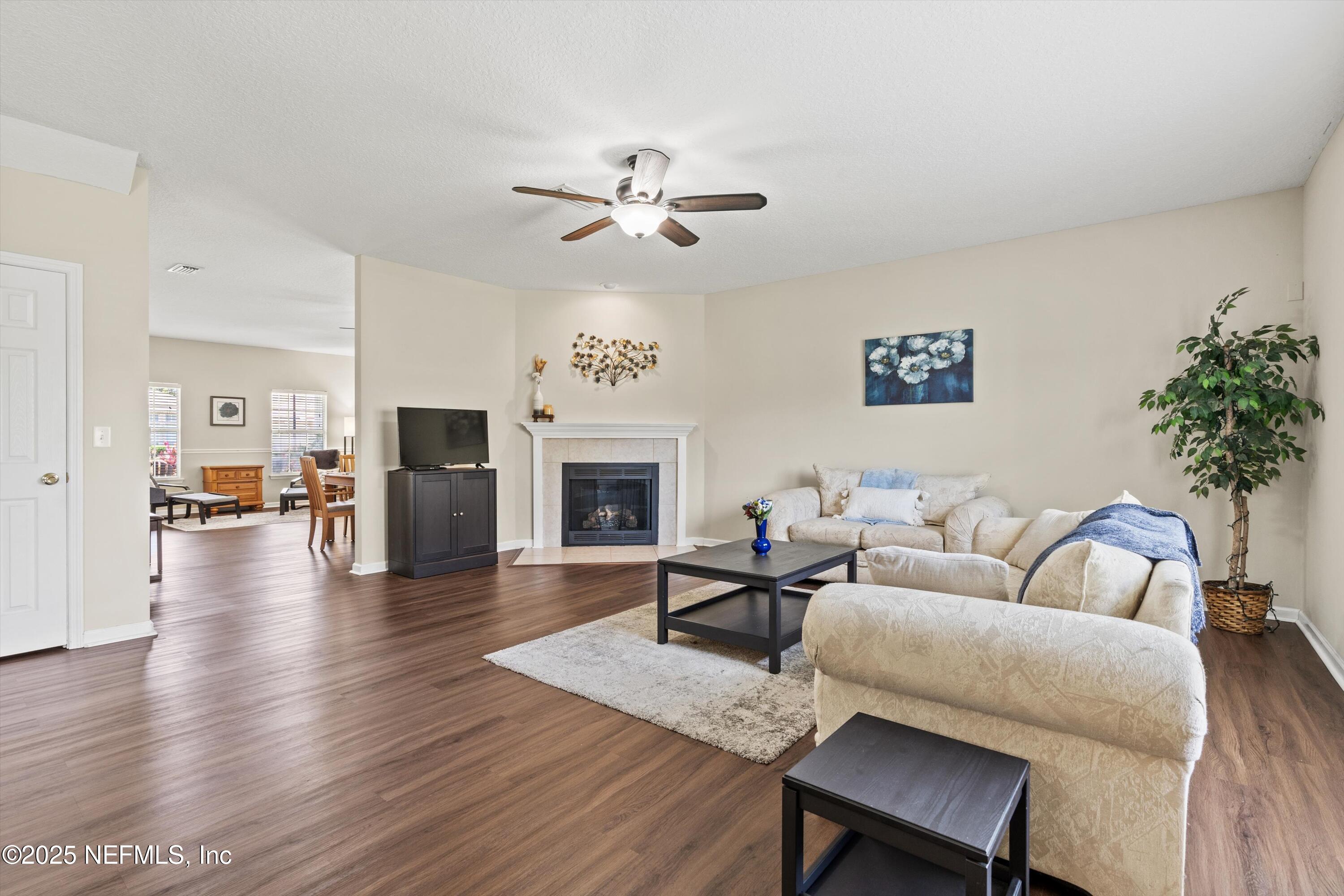 2360 GOLFVIEW Drive