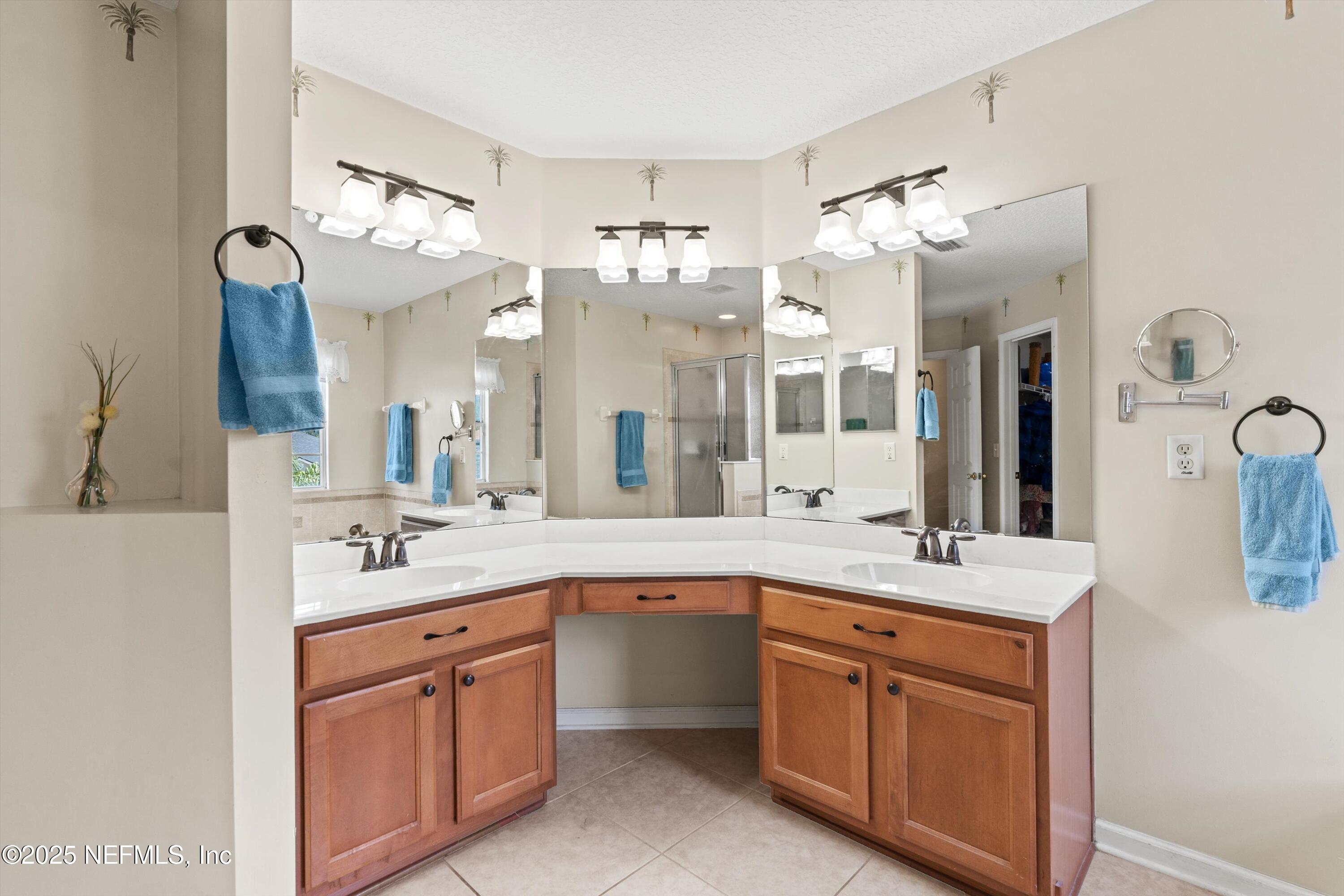 2360 GOLFVIEW Drive