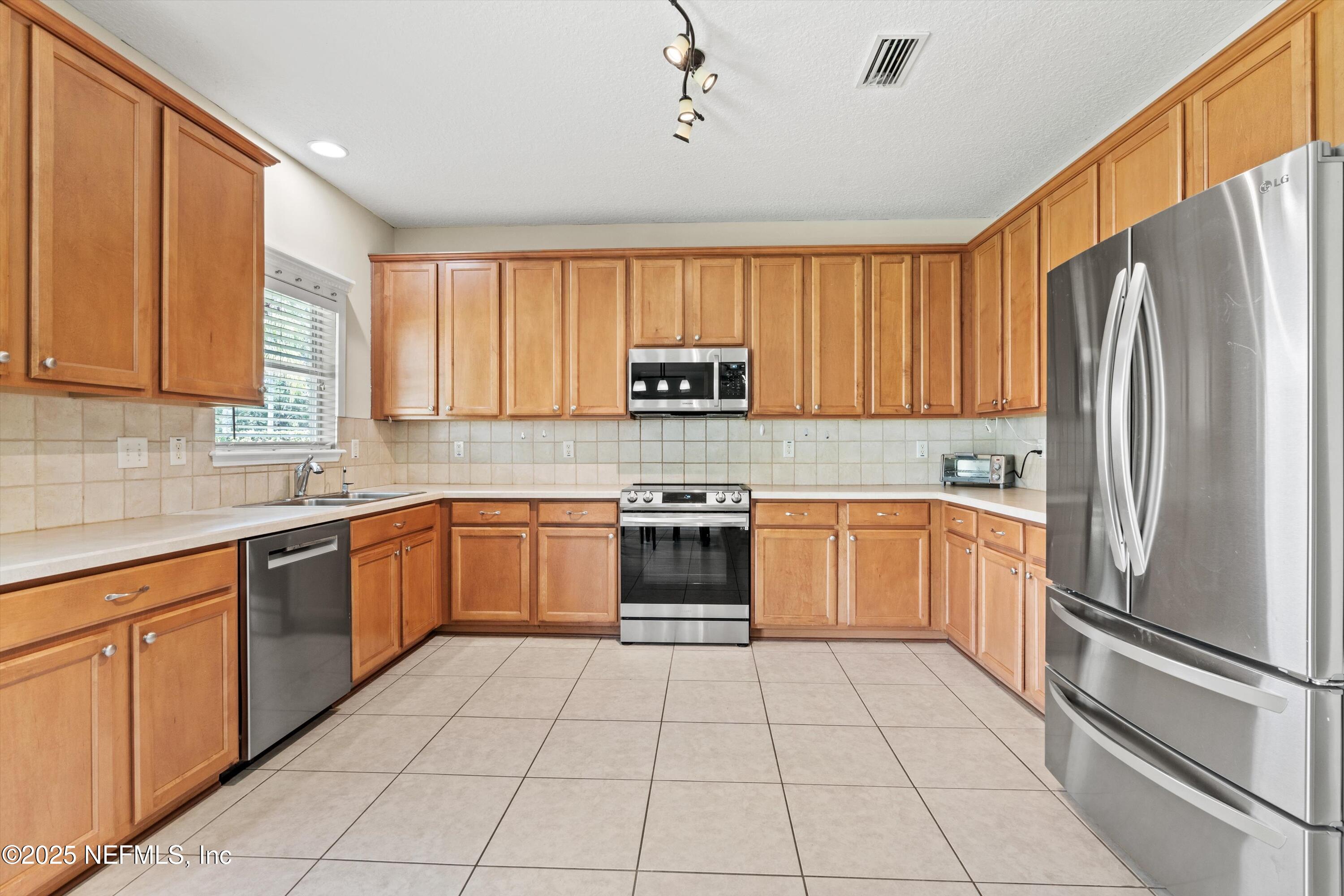 2360 GOLFVIEW Drive