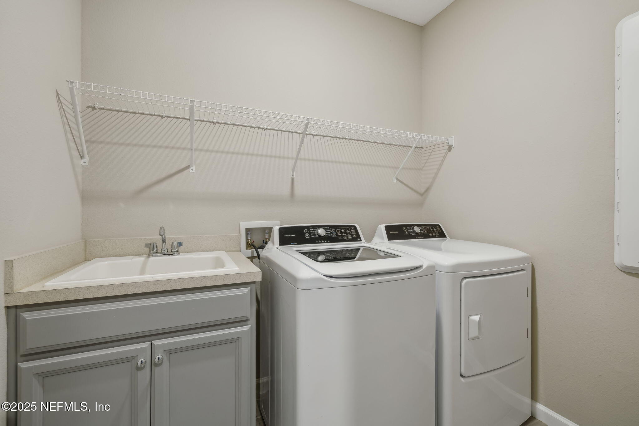 2724 WHITE CEDAR Lane