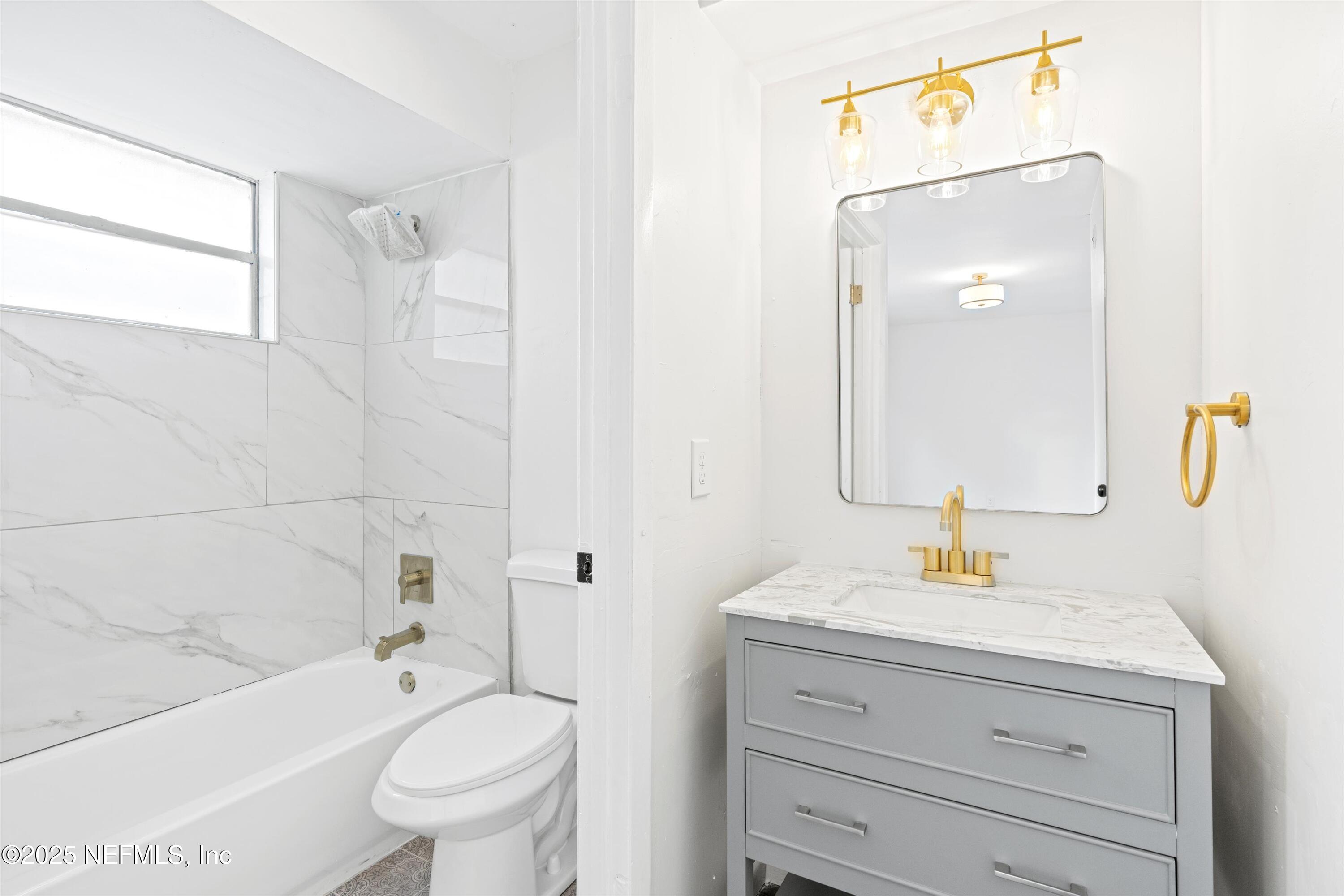 3329 MAYFLOWER Street, 3335