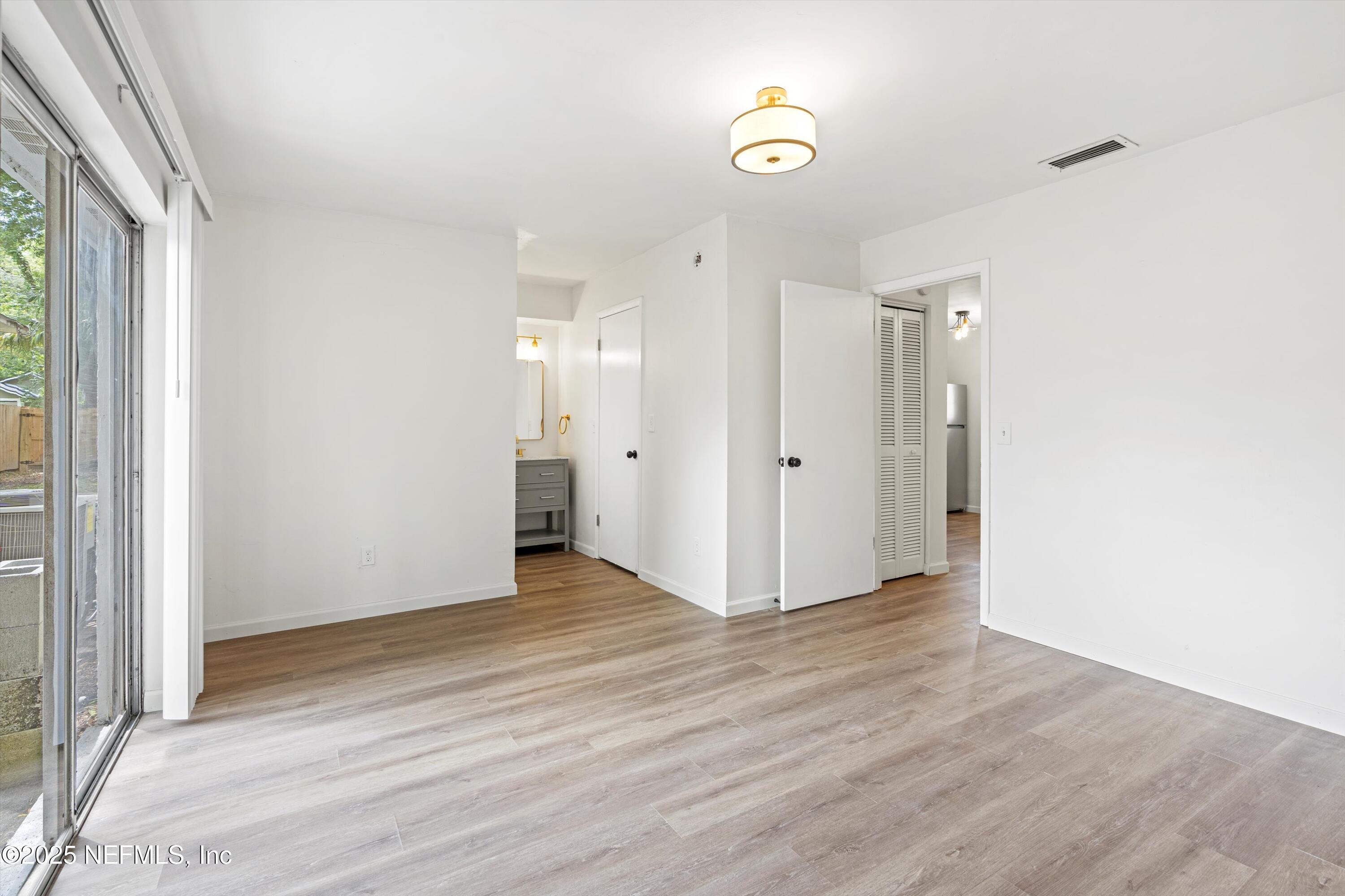 3329 MAYFLOWER Street, 3335