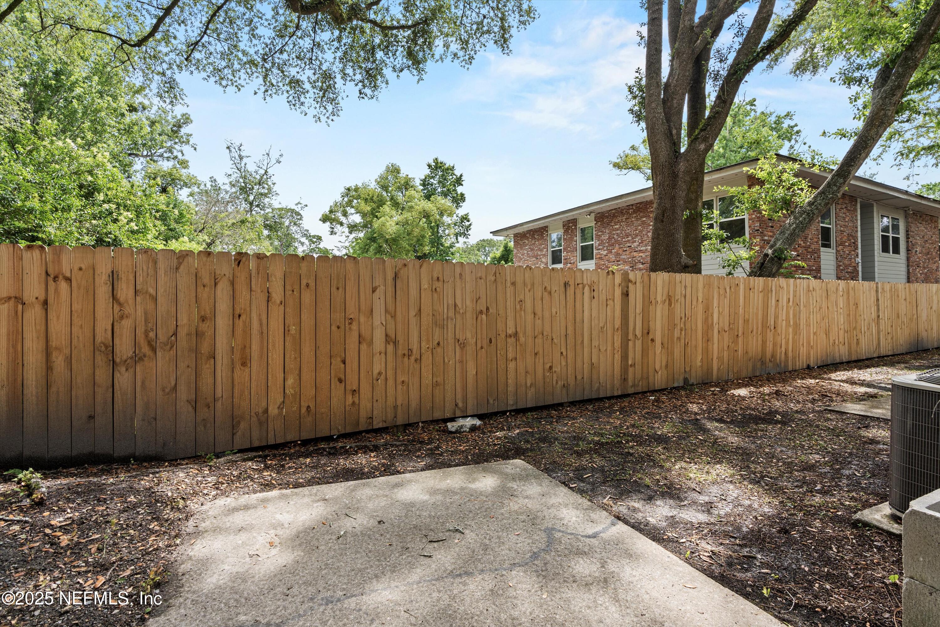 3329 MAYFLOWER Street, 3335