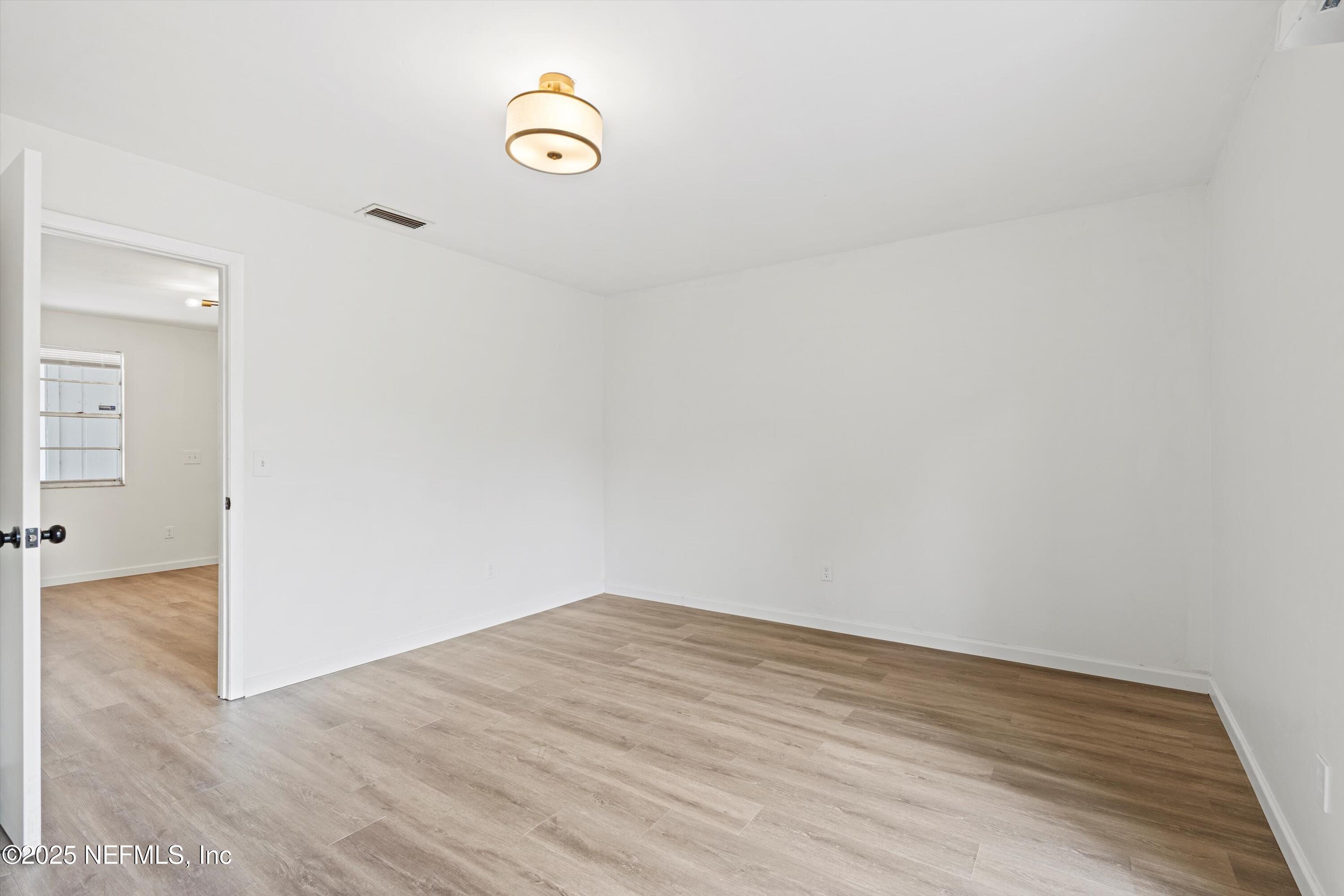 3329 MAYFLOWER Street, 3335