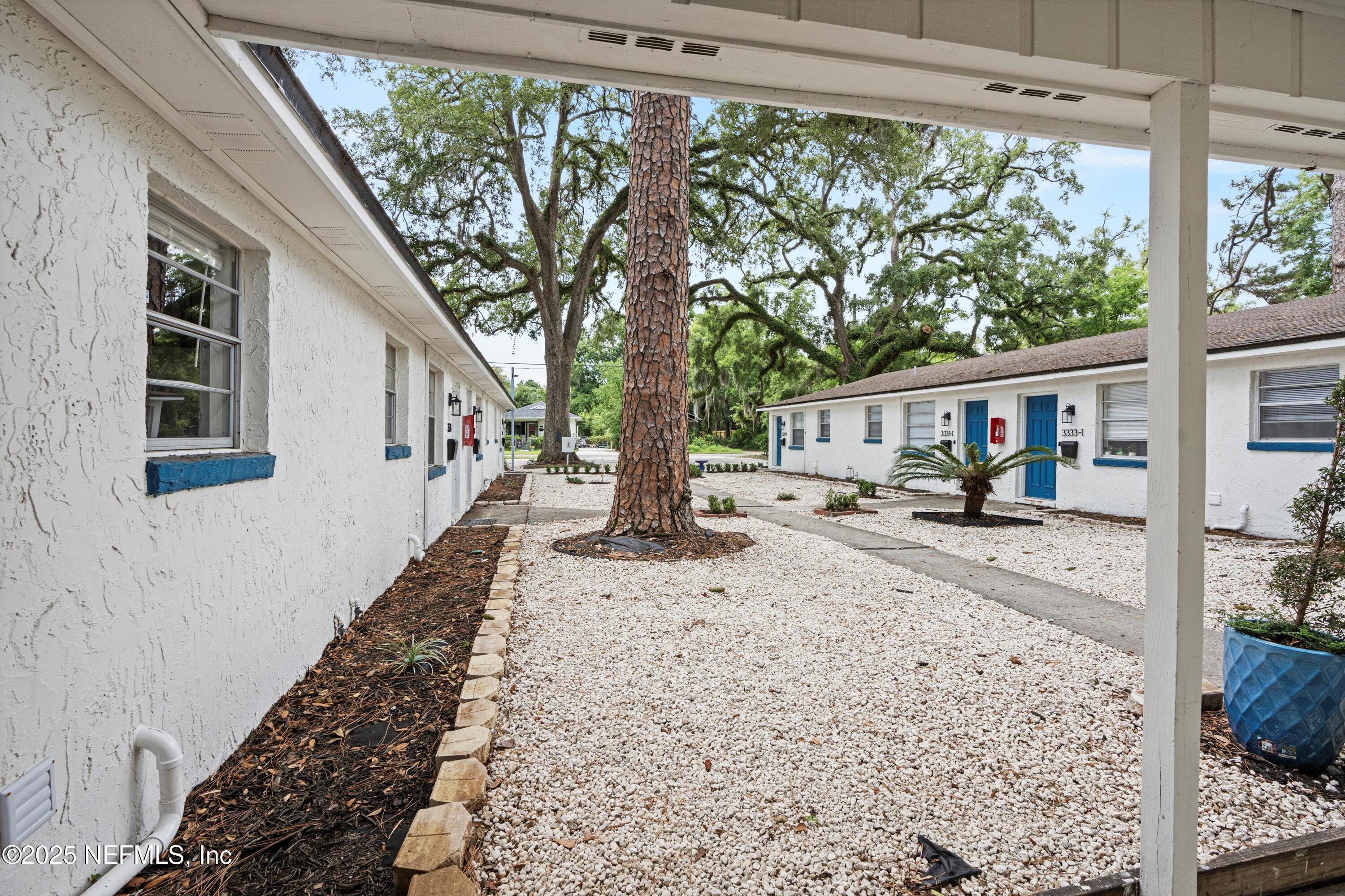 3329 MAYFLOWER Street, 3335