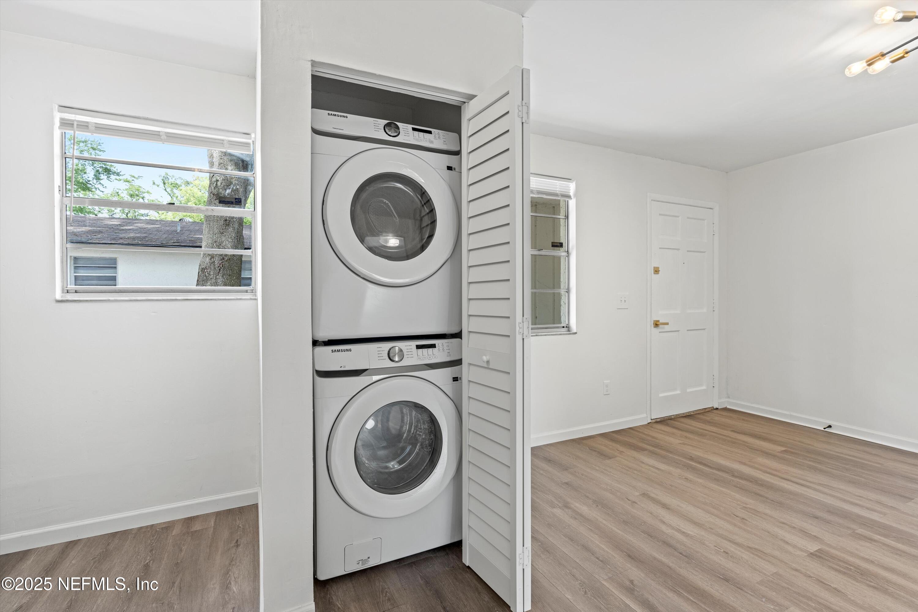 3329 MAYFLOWER Street, 3335