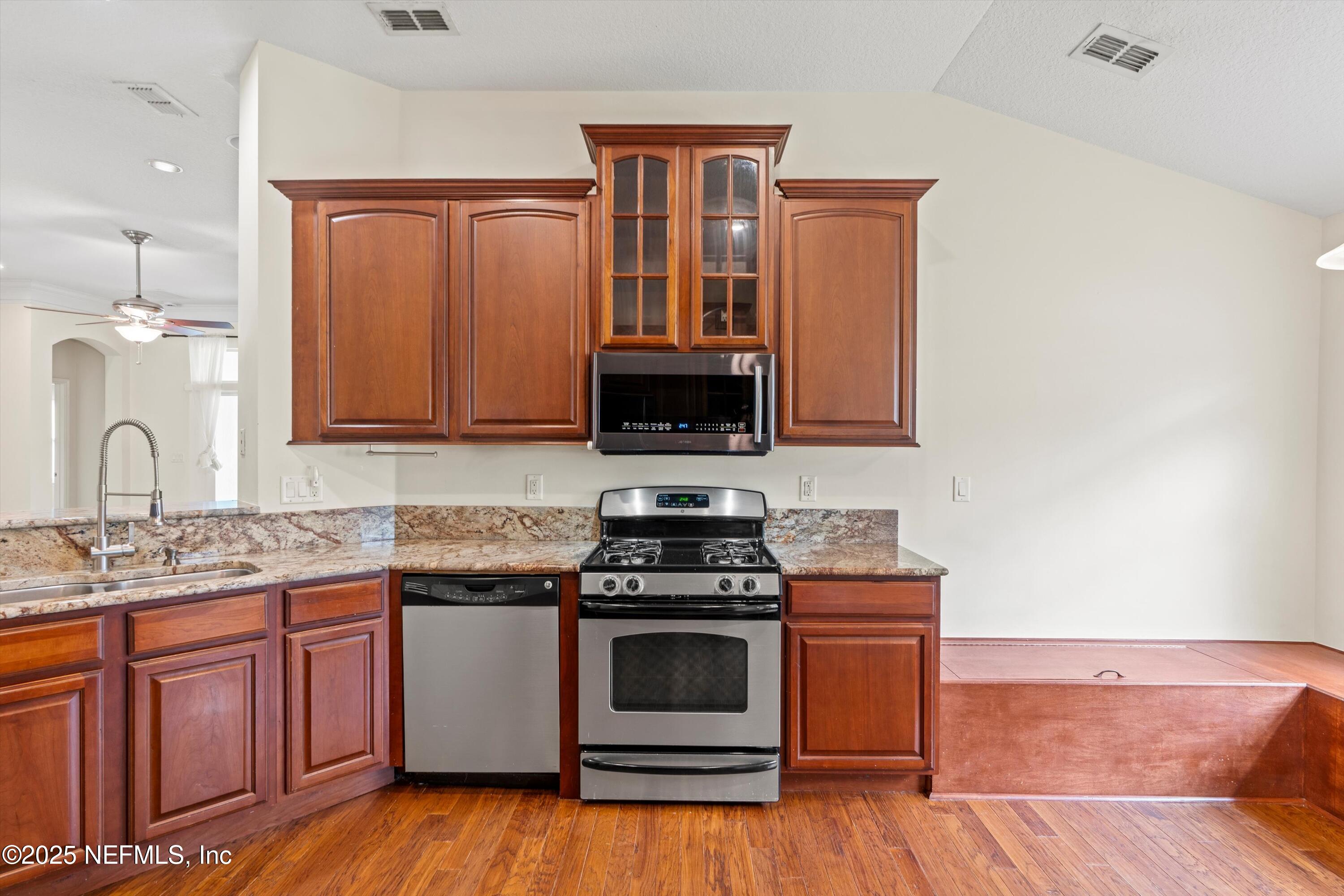 5930 GREEN POND Drive