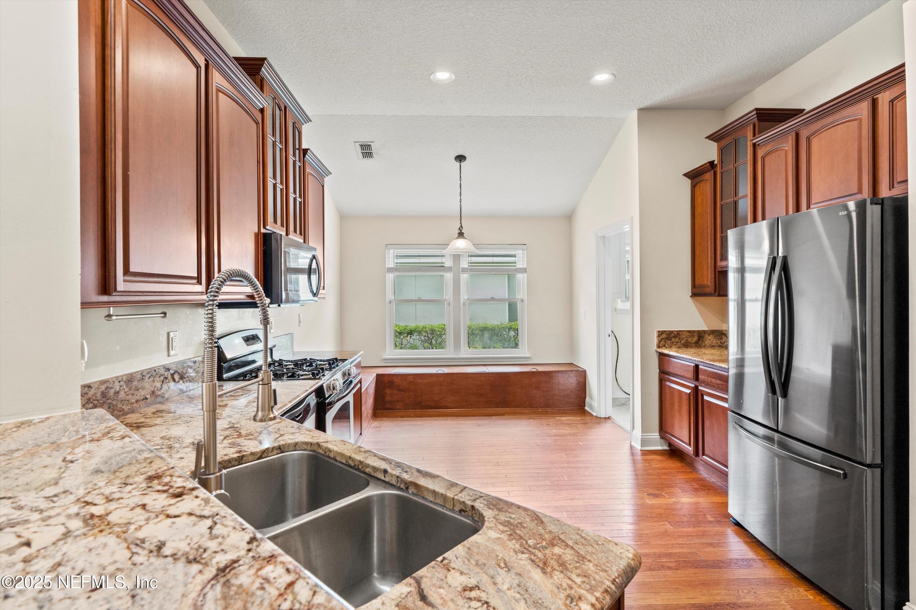 5930 GREEN POND Drive