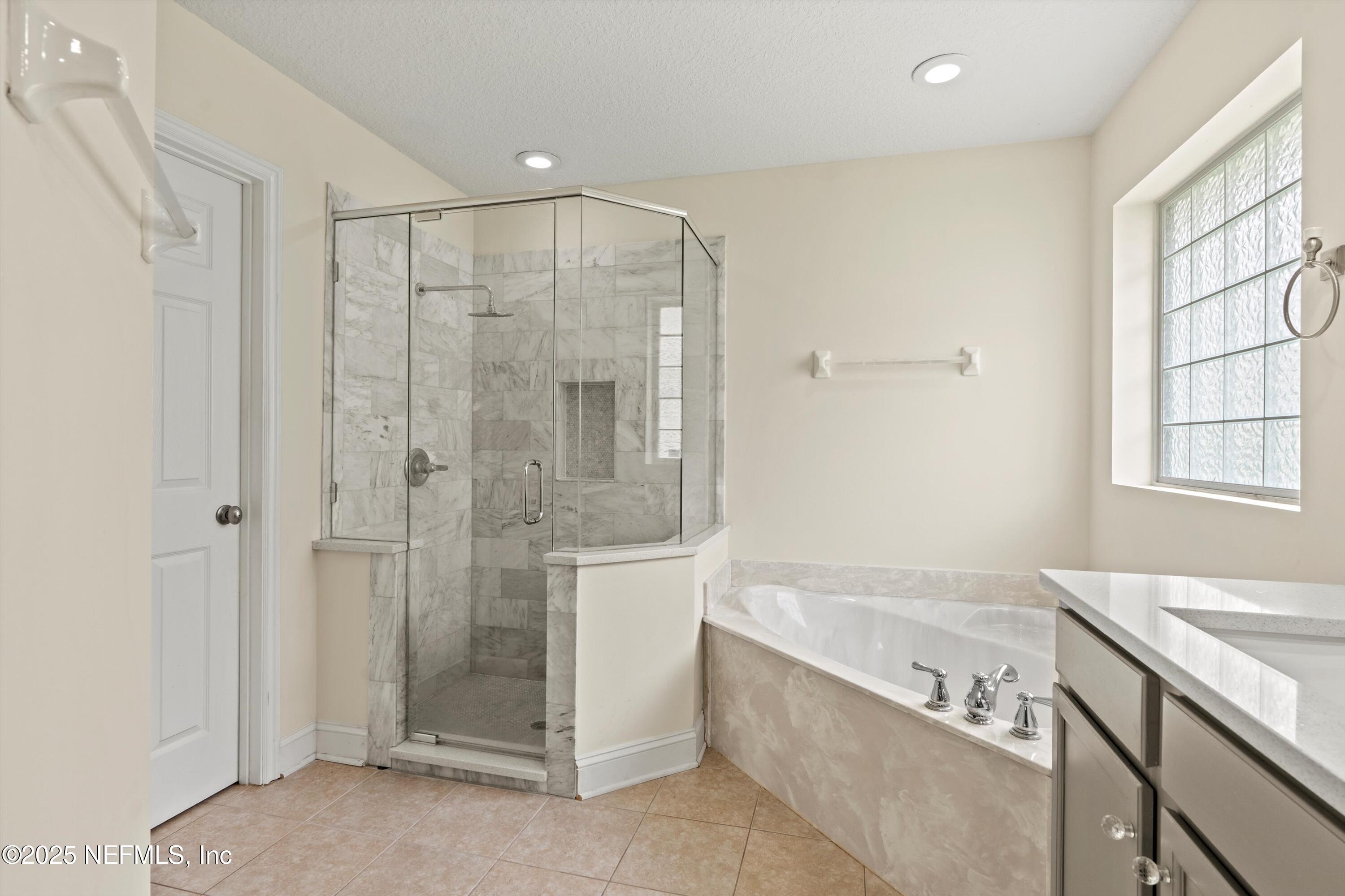 5930 GREEN POND Drive