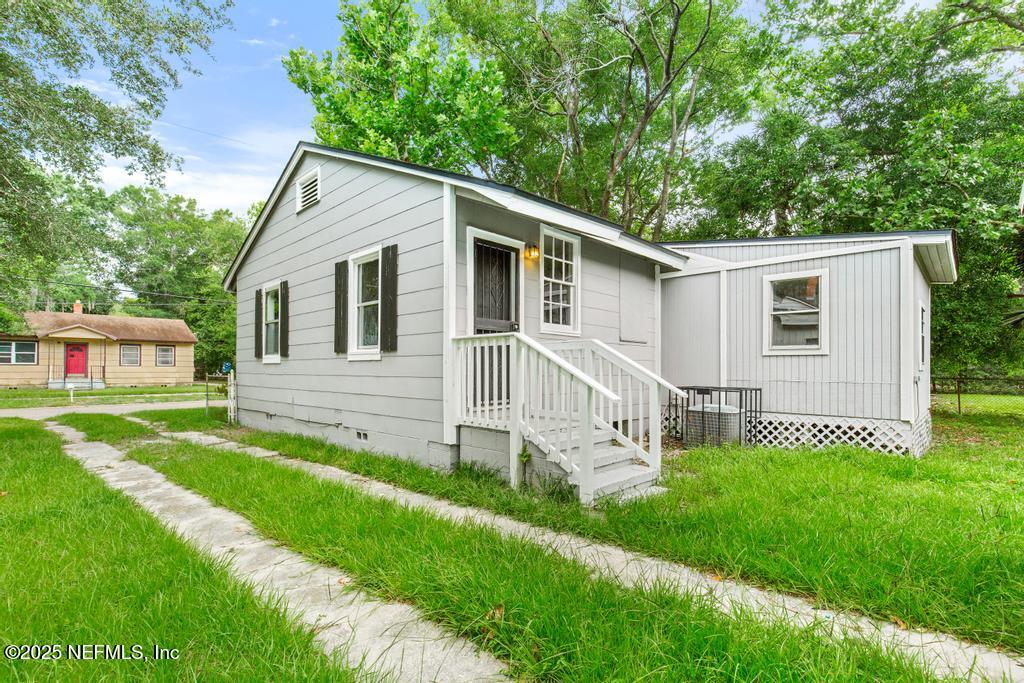 3127 4TH STREET Circle