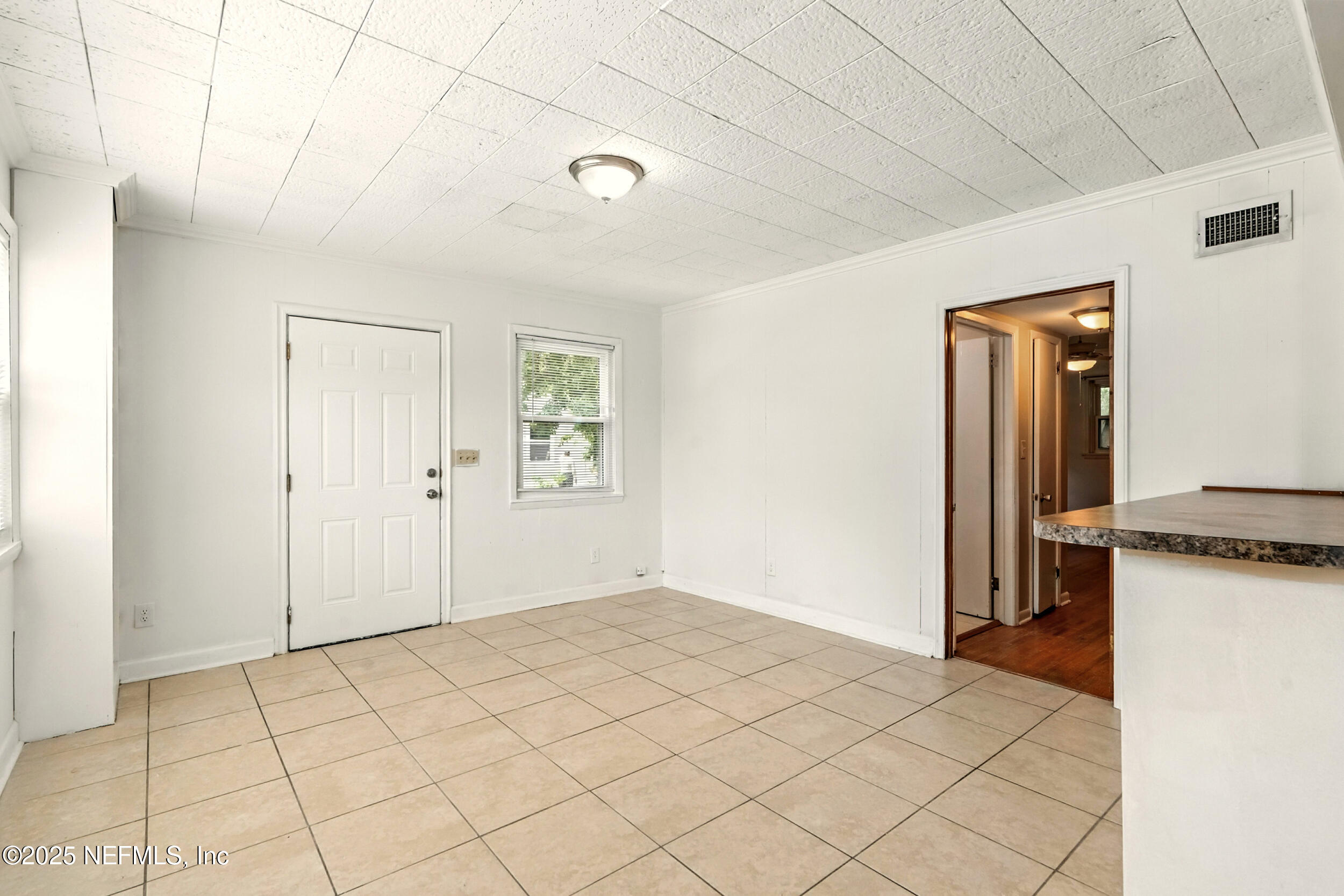 2640 COMMONWEALTH Avenue