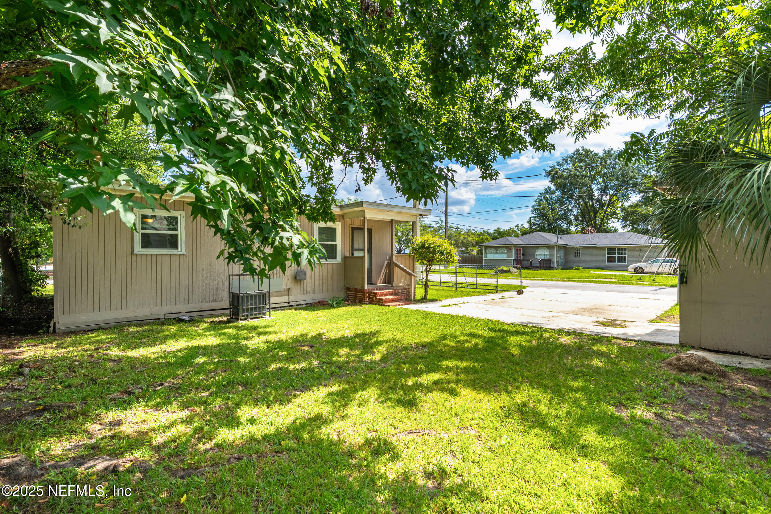 2640 COMMONWEALTH Avenue