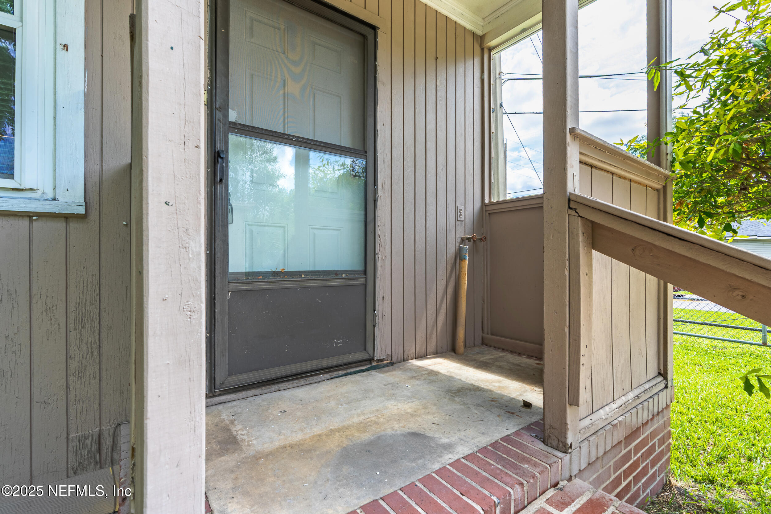 2640 COMMONWEALTH Avenue