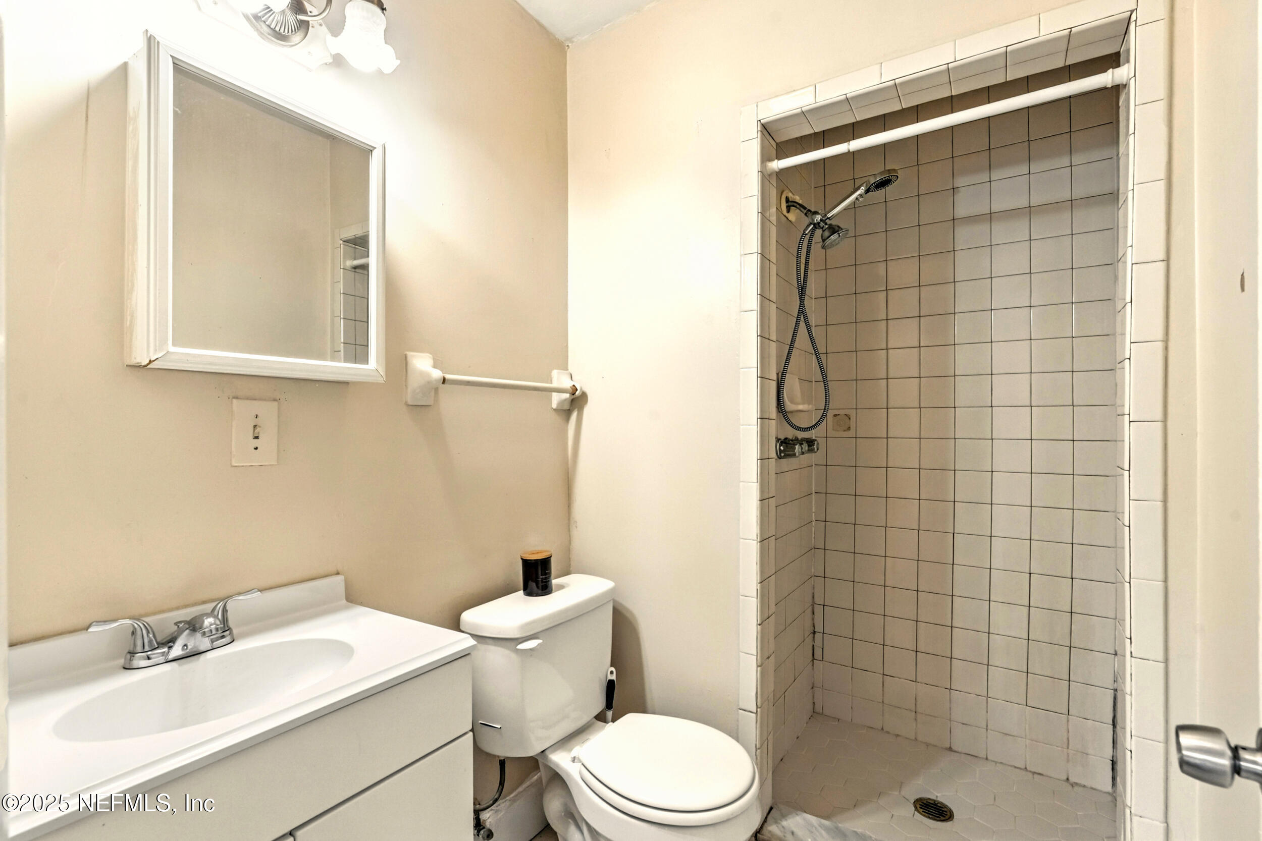 2640 COMMONWEALTH Avenue