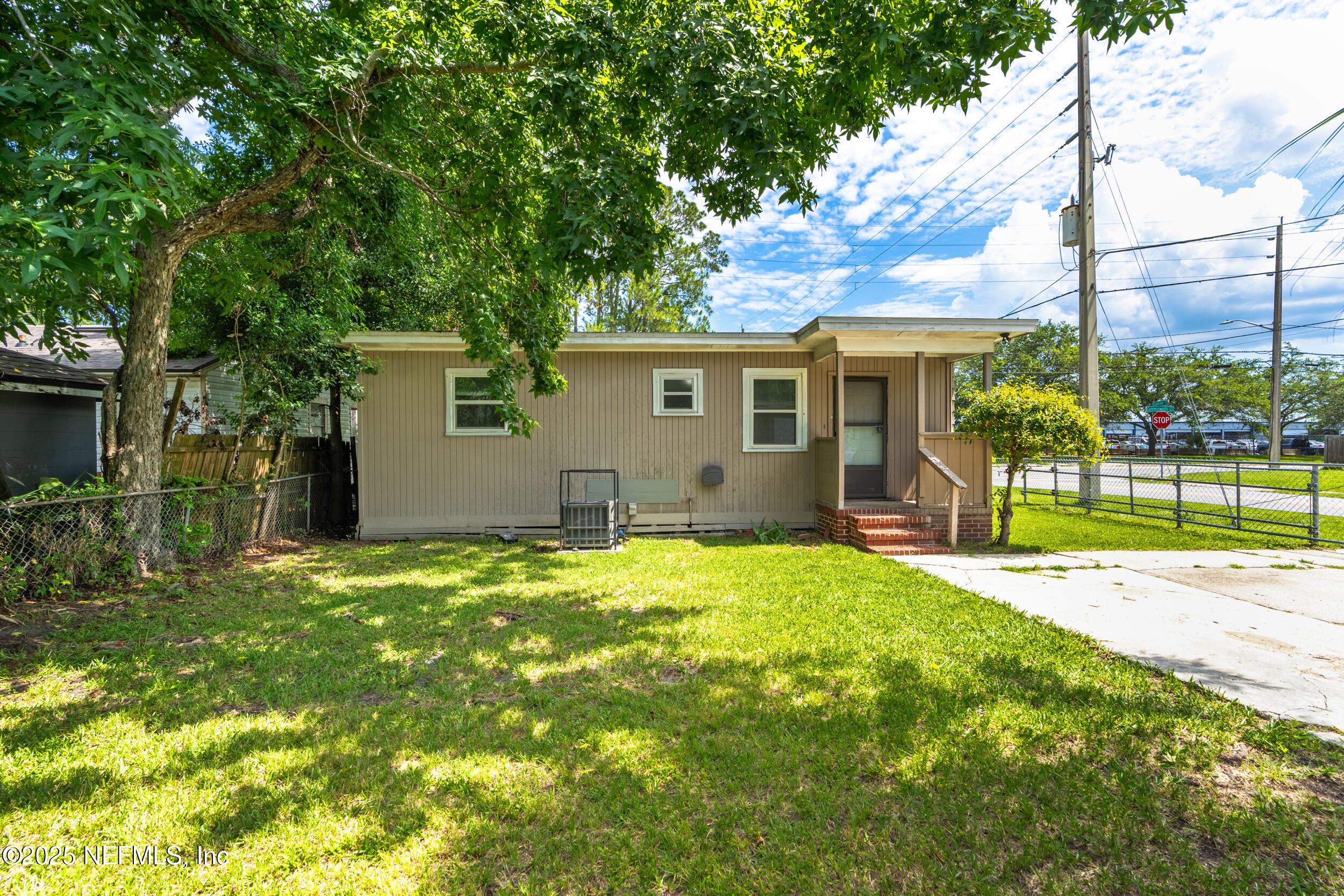 2640 COMMONWEALTH Avenue