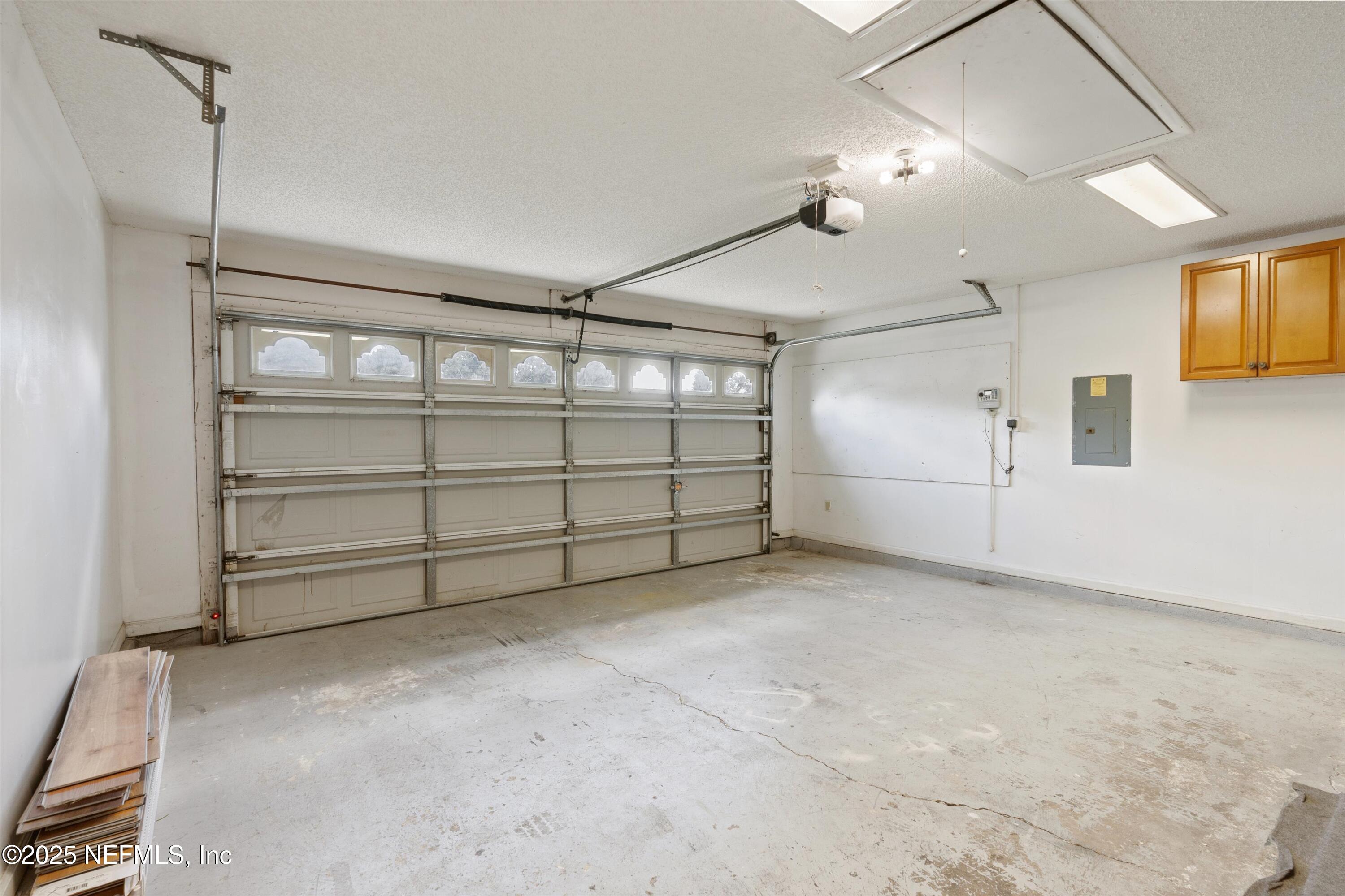 4533 WANDERING OAKS Drive S