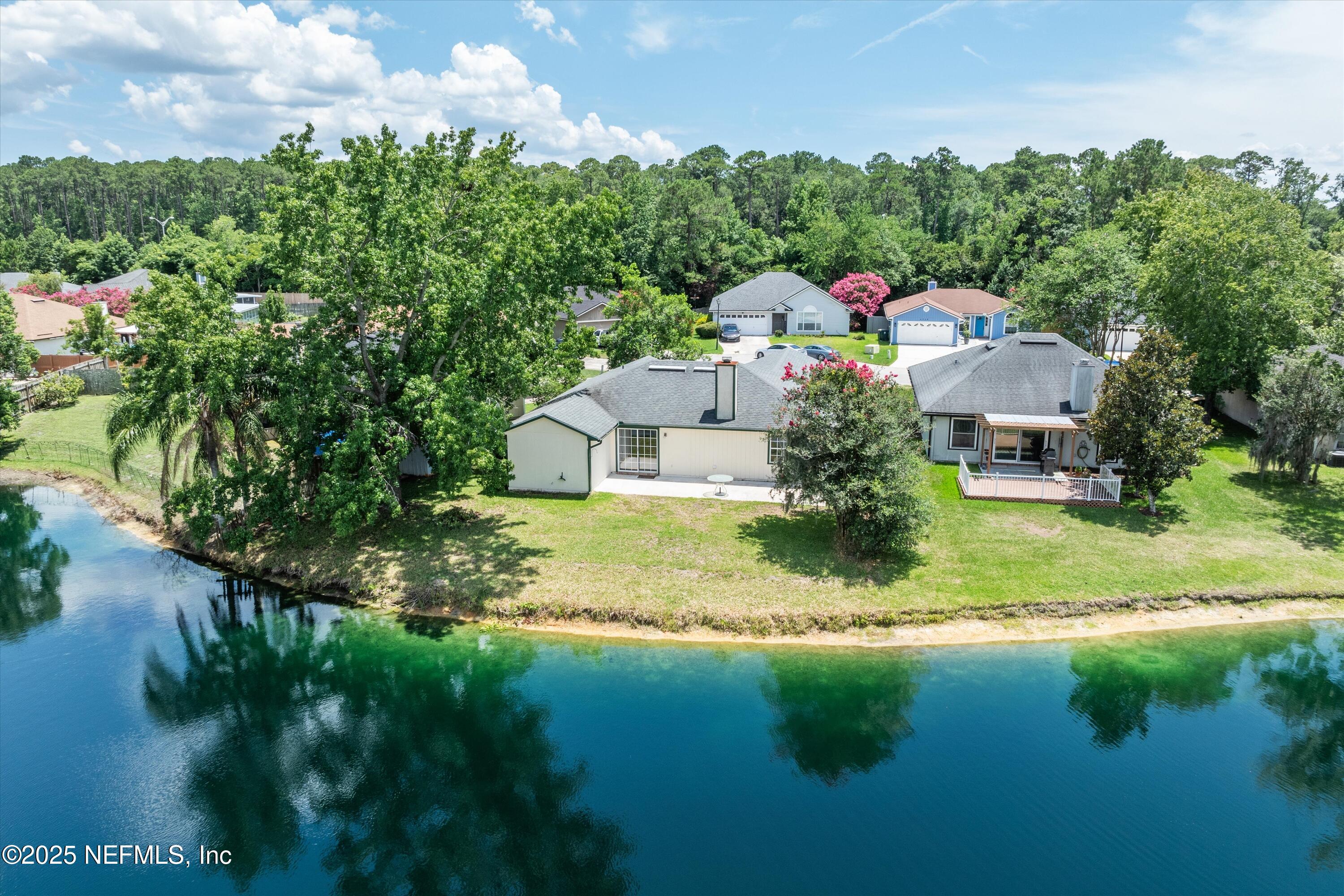 4533 WANDERING OAKS Drive S