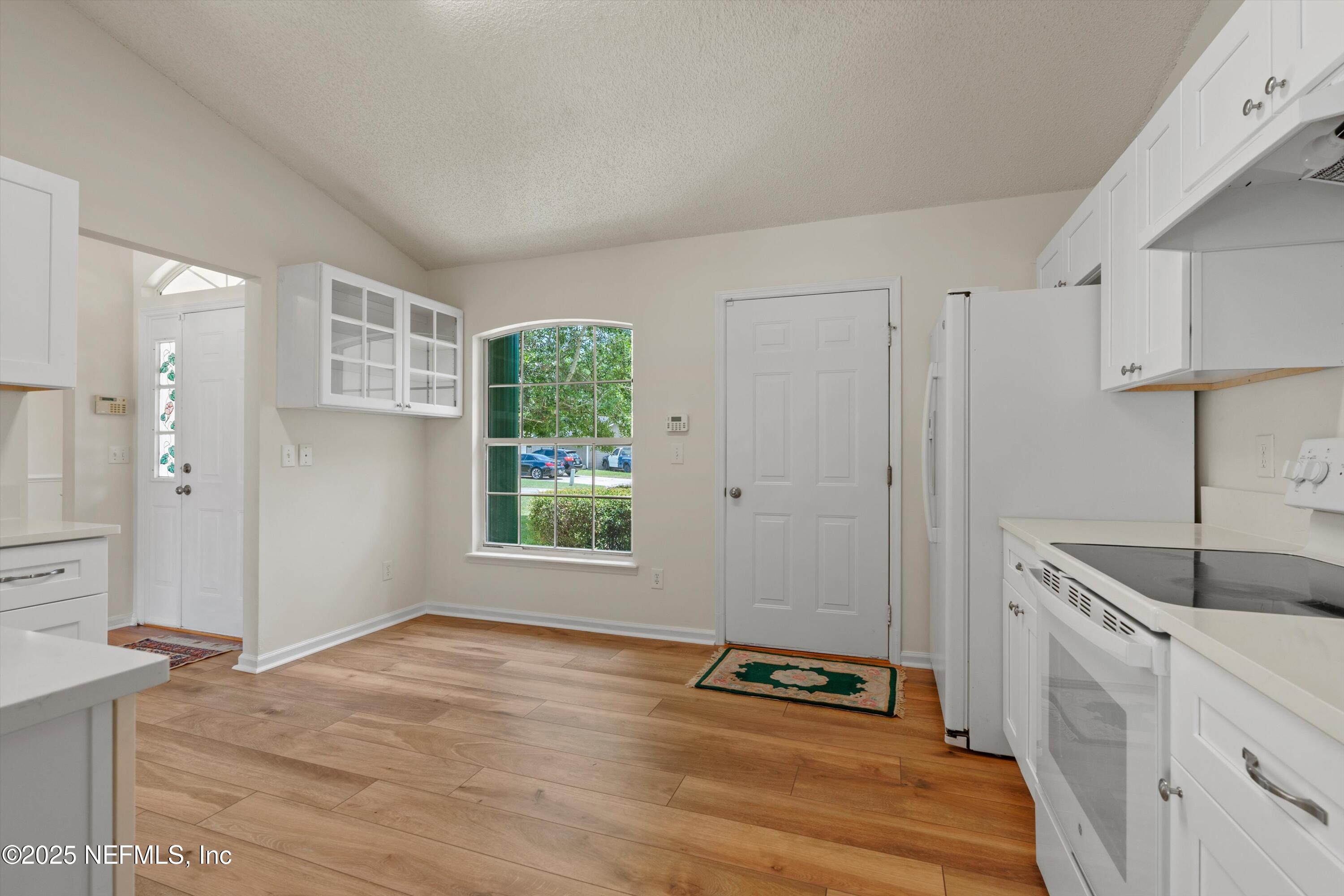 4533 WANDERING OAKS Drive S