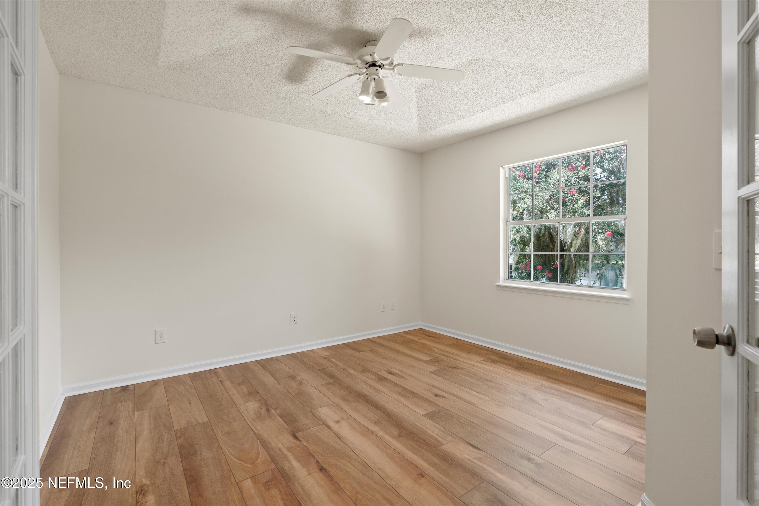 4533 WANDERING OAKS Drive S