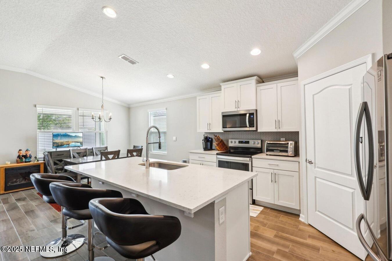 4032 SANDBANK Court