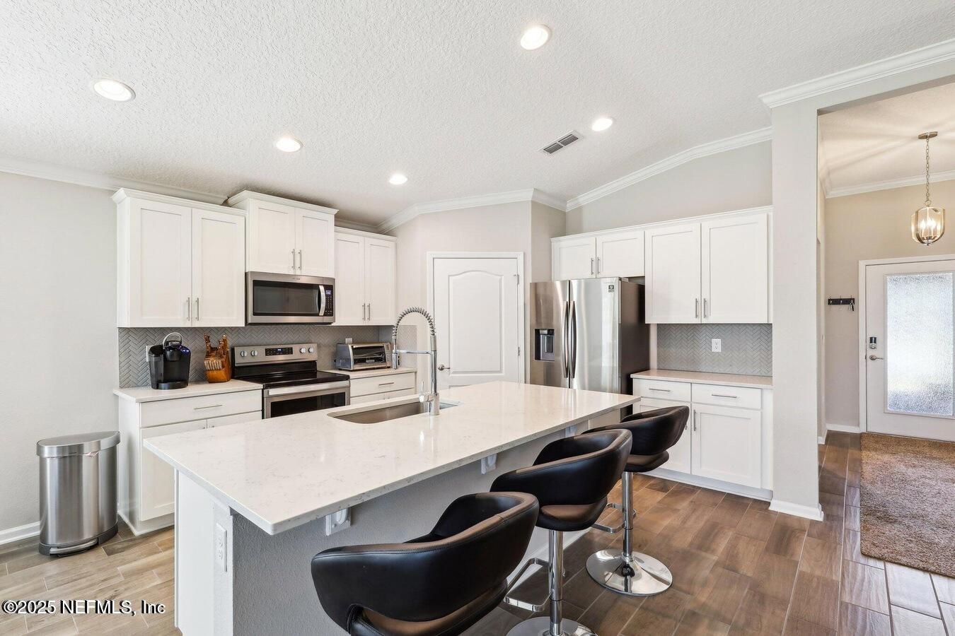 4032 SANDBANK Court