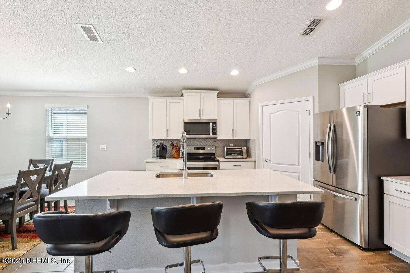 4032 SANDBANK Court