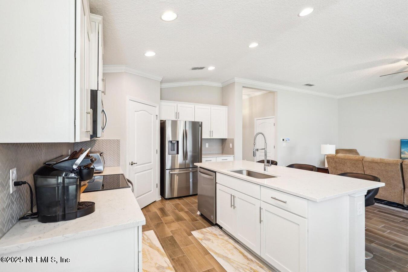 4032 SANDBANK Court